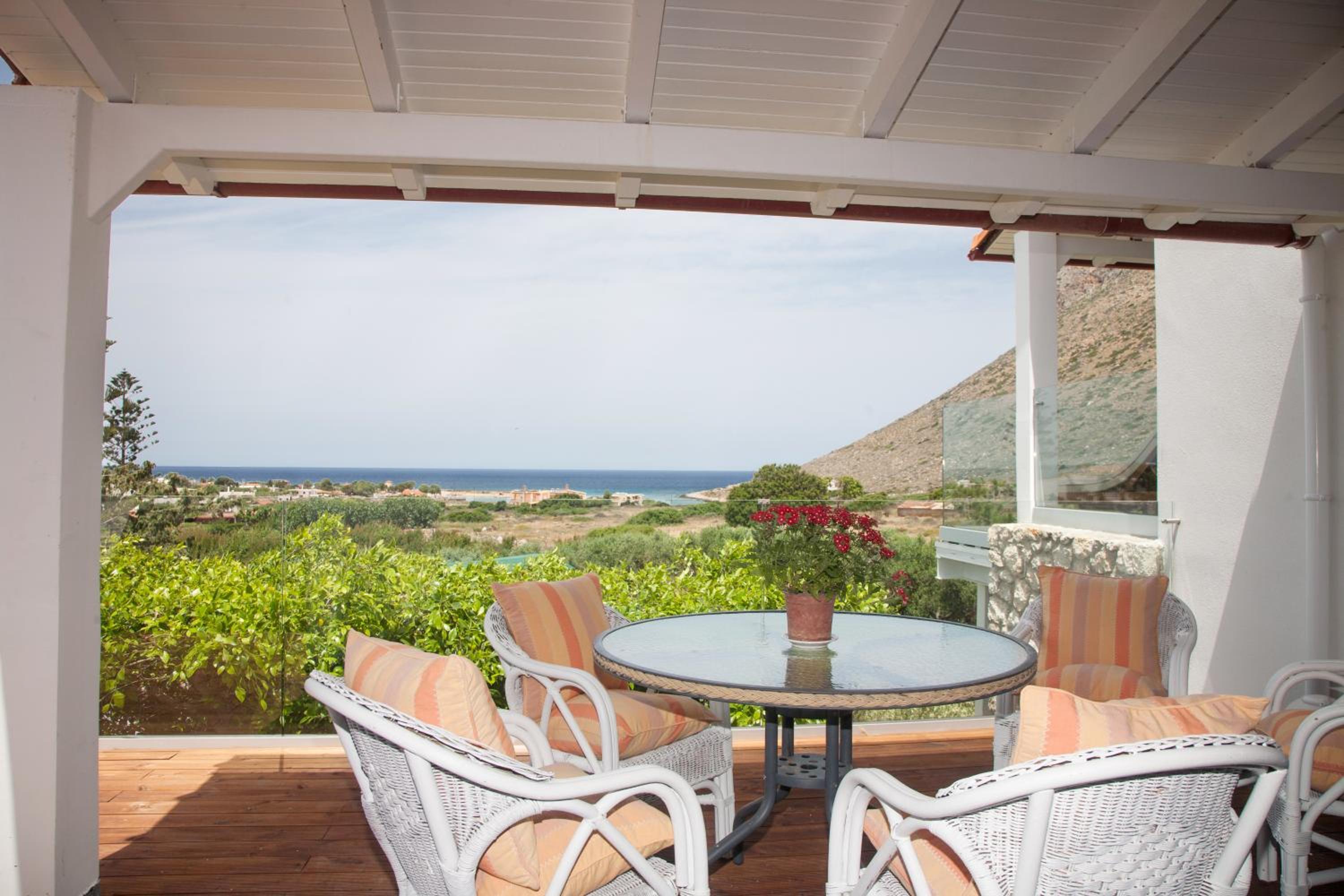 One-Bedroom Suite with Sea View