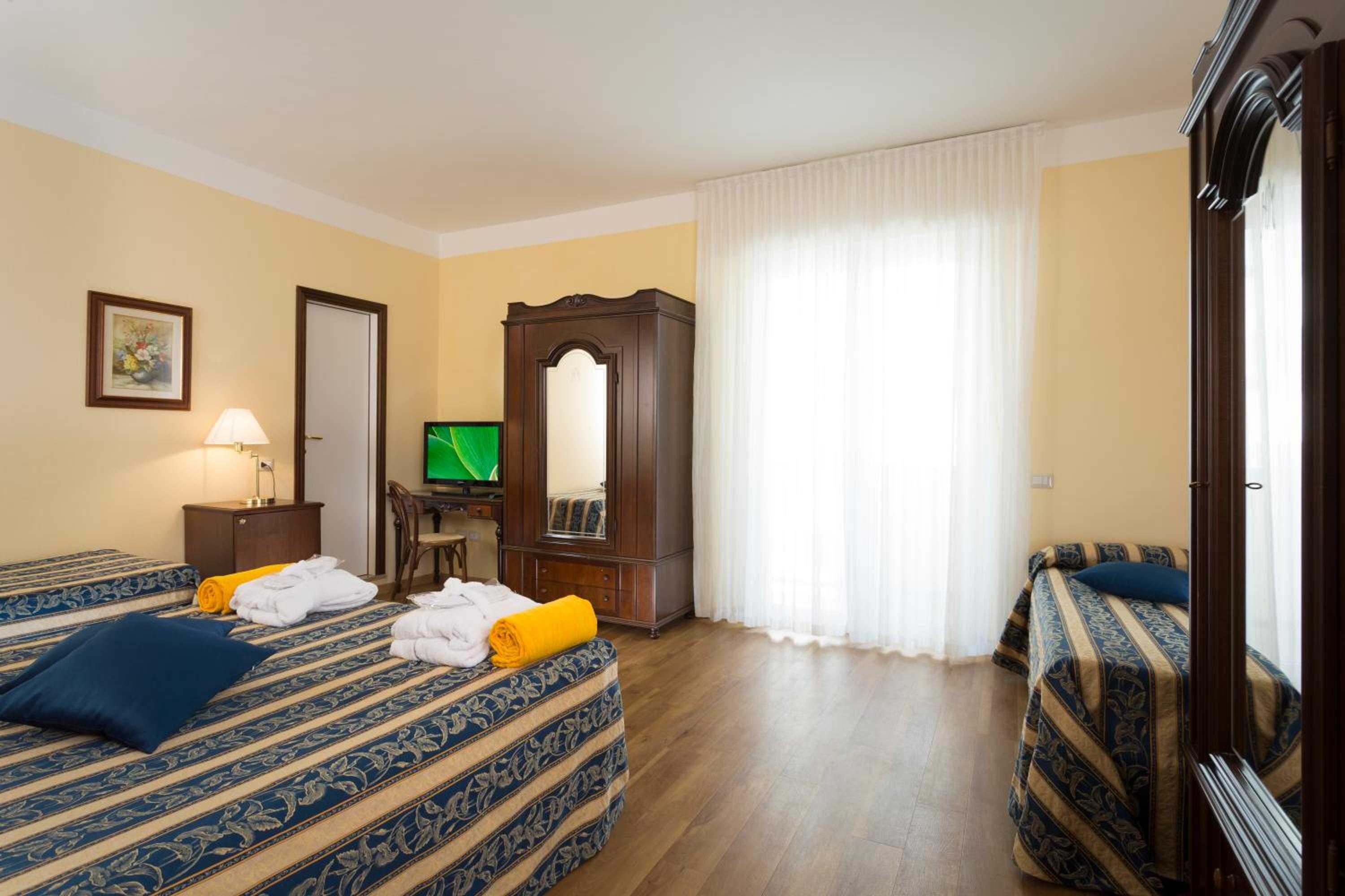 Superior Triple Room - Photo 1