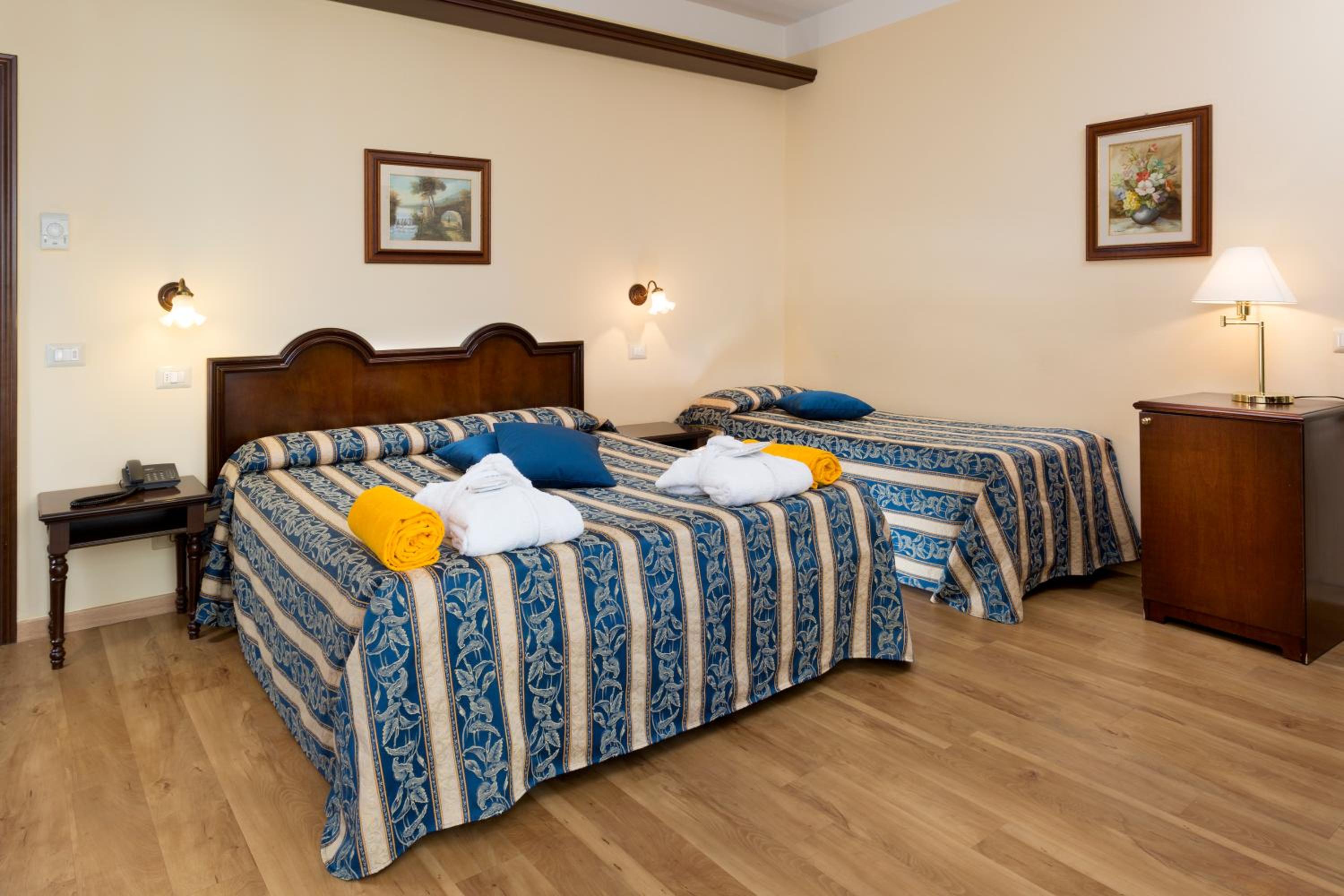 Standard Triple Room - Photo 1