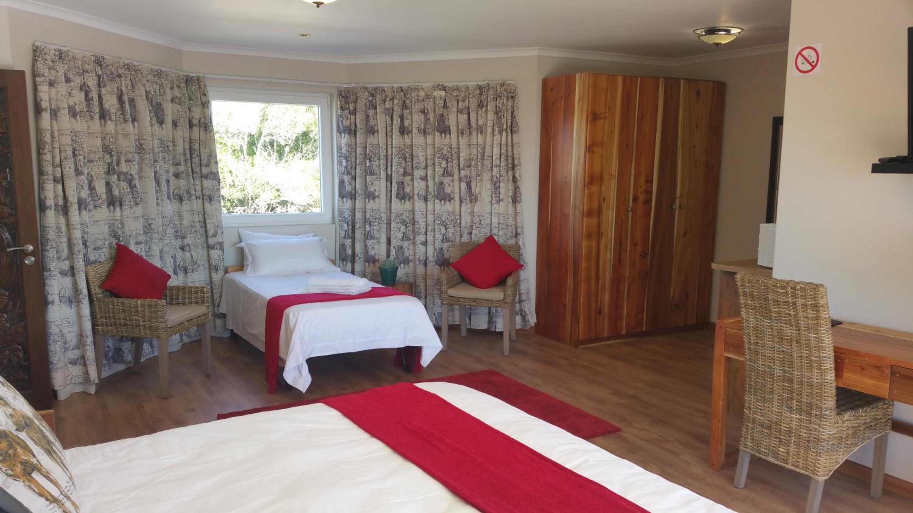 Triple Room with Sea View (Rhino Suite) photo 3