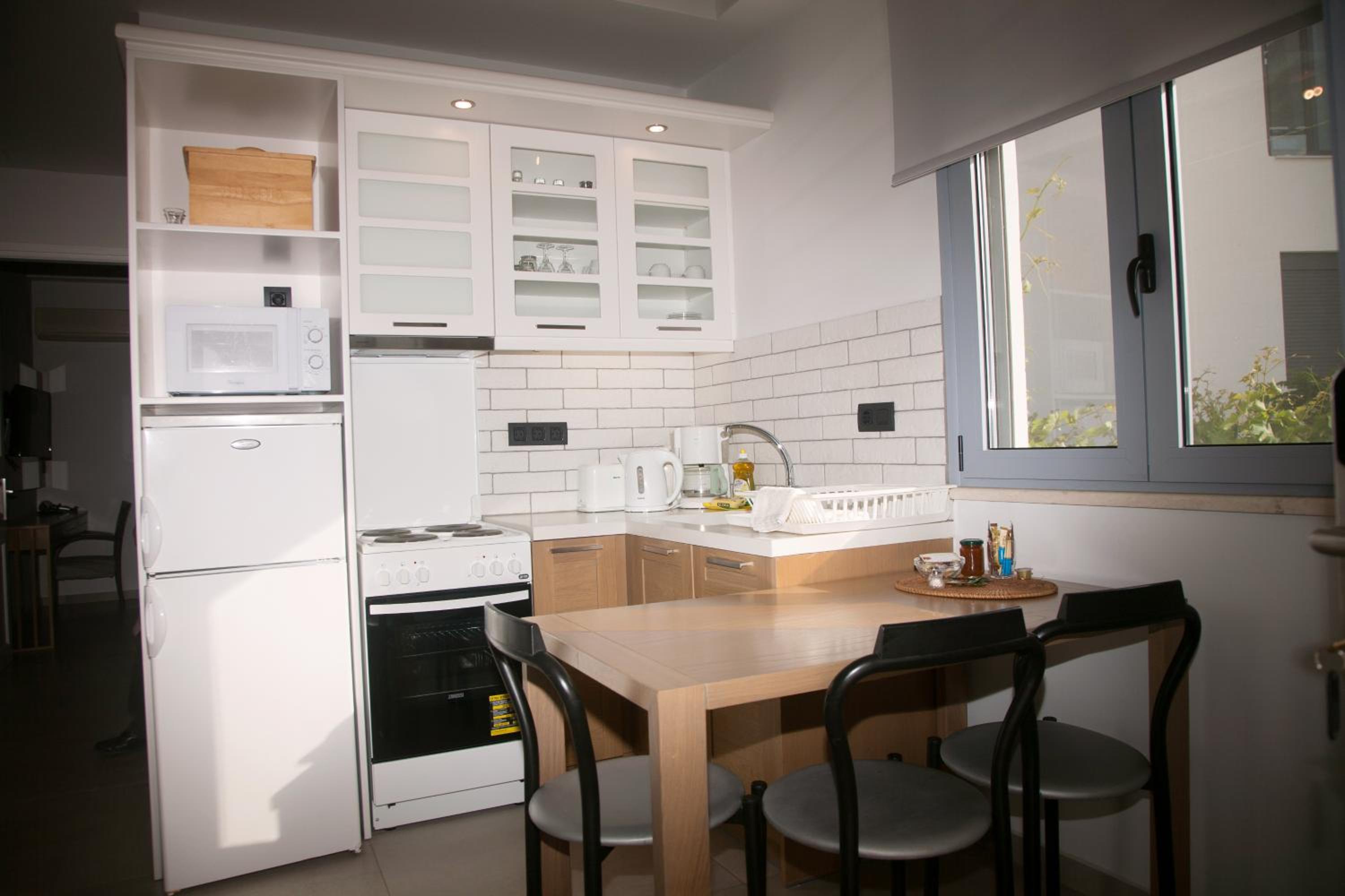 One-Bedroom Apartment with Sea View photo 3
