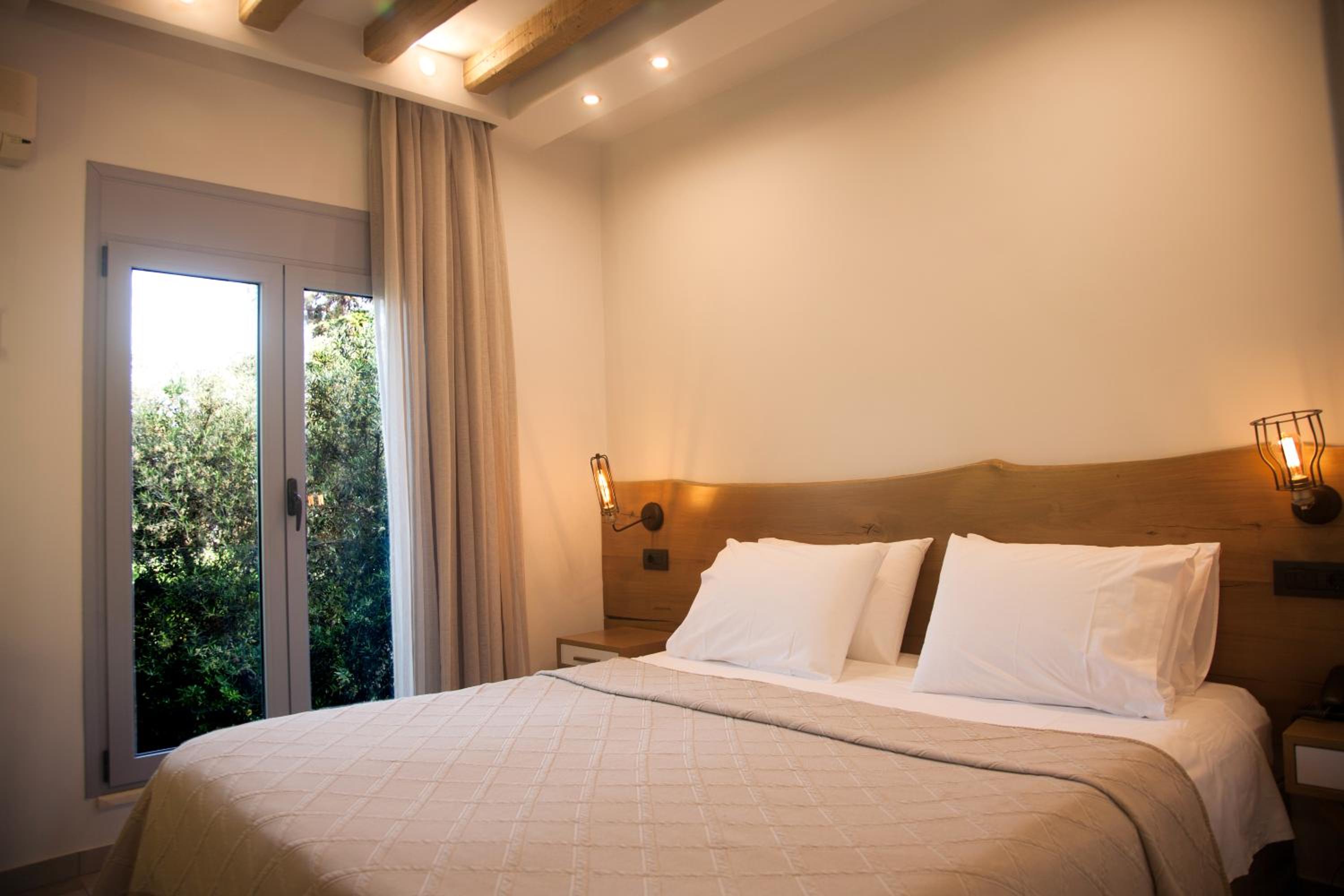 One-Bedroom Apartment with Sea View