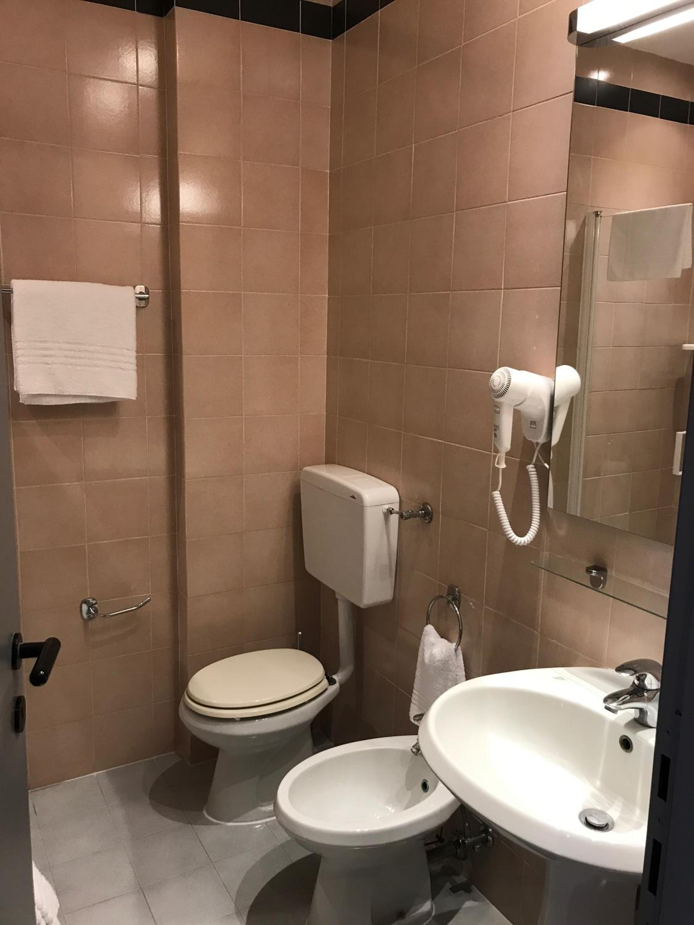 Double or Twin Room photo 3