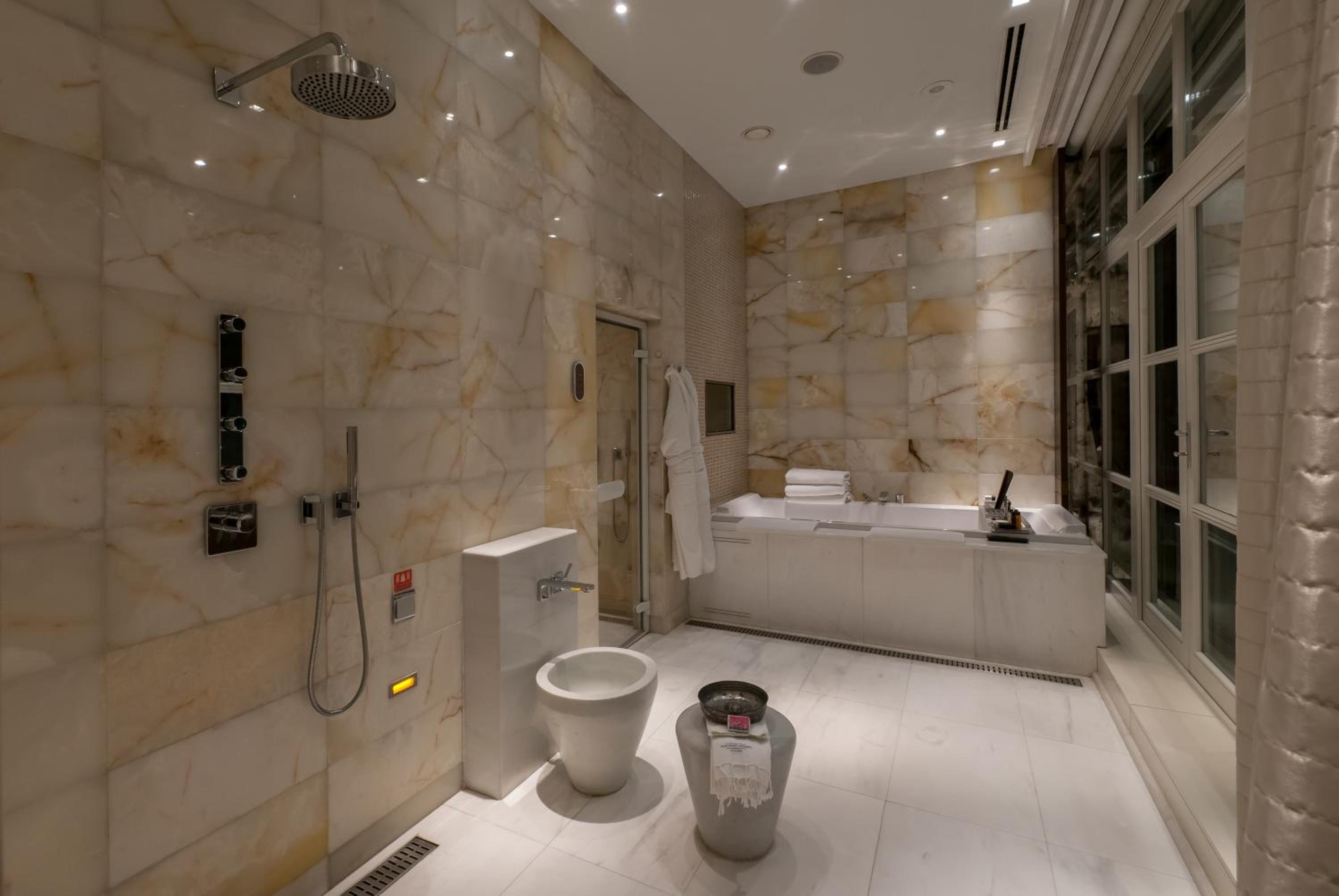 Diplomatic Suite