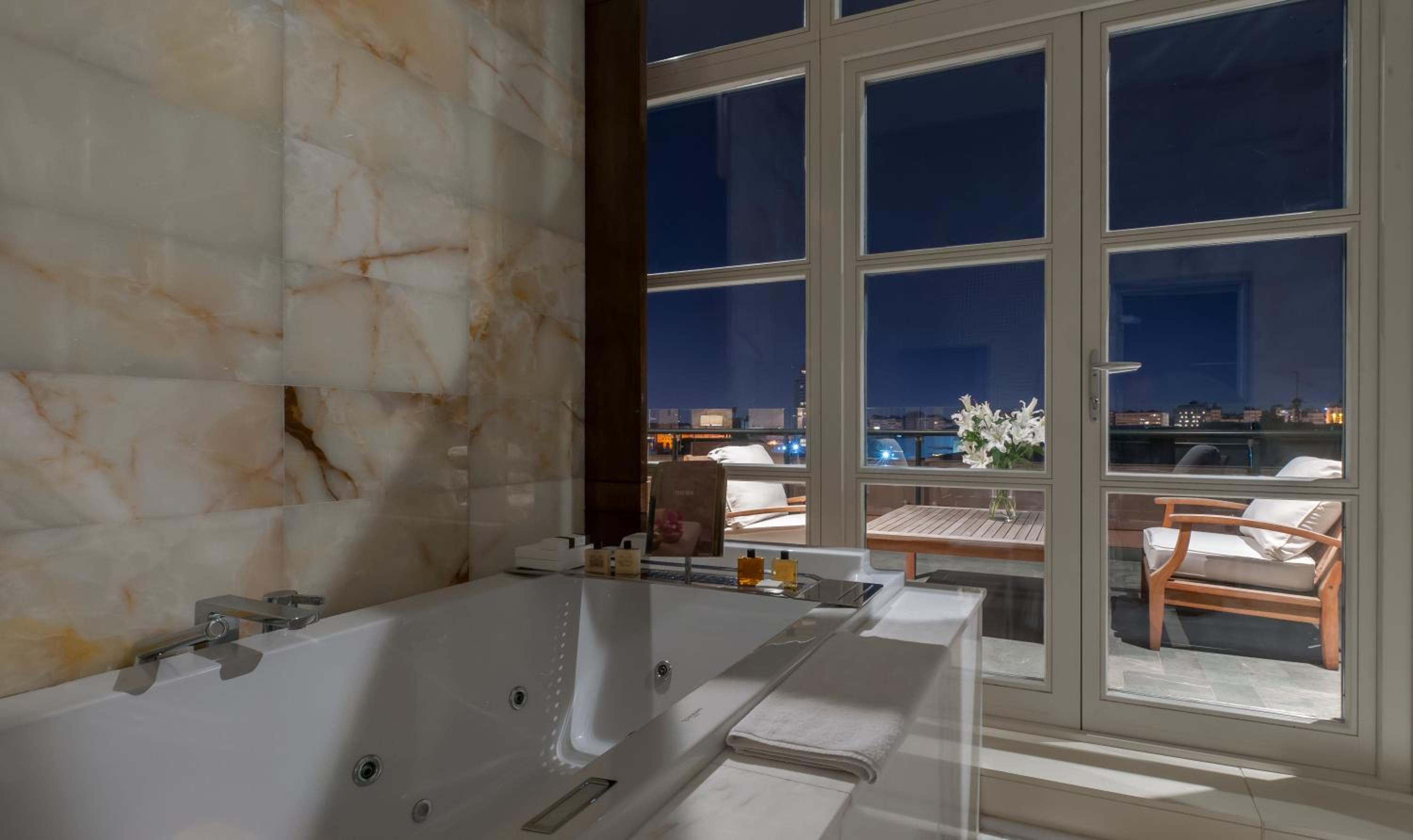 Diplomatic Suite thumbnail 5