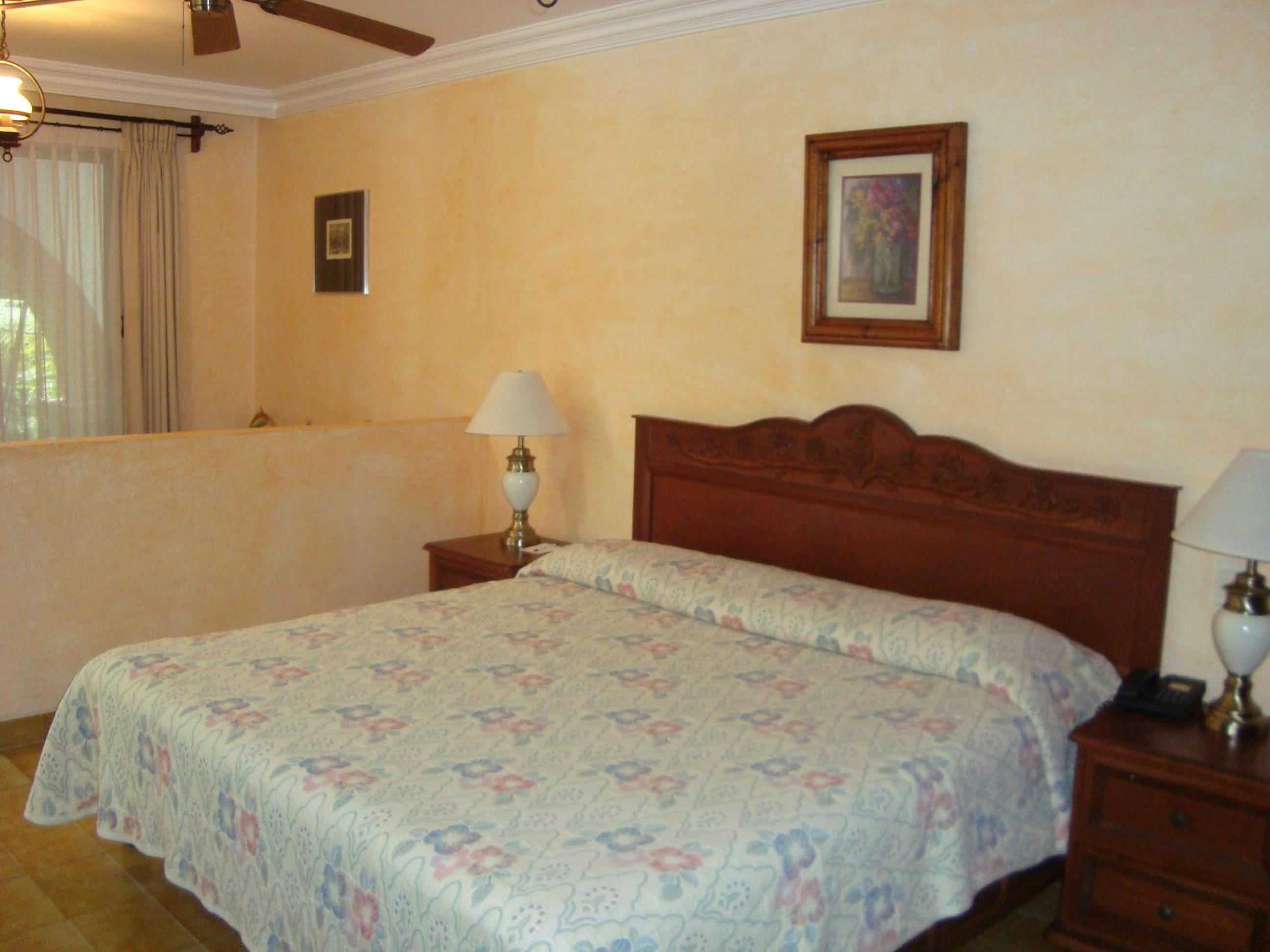 King Suite - Photo 6