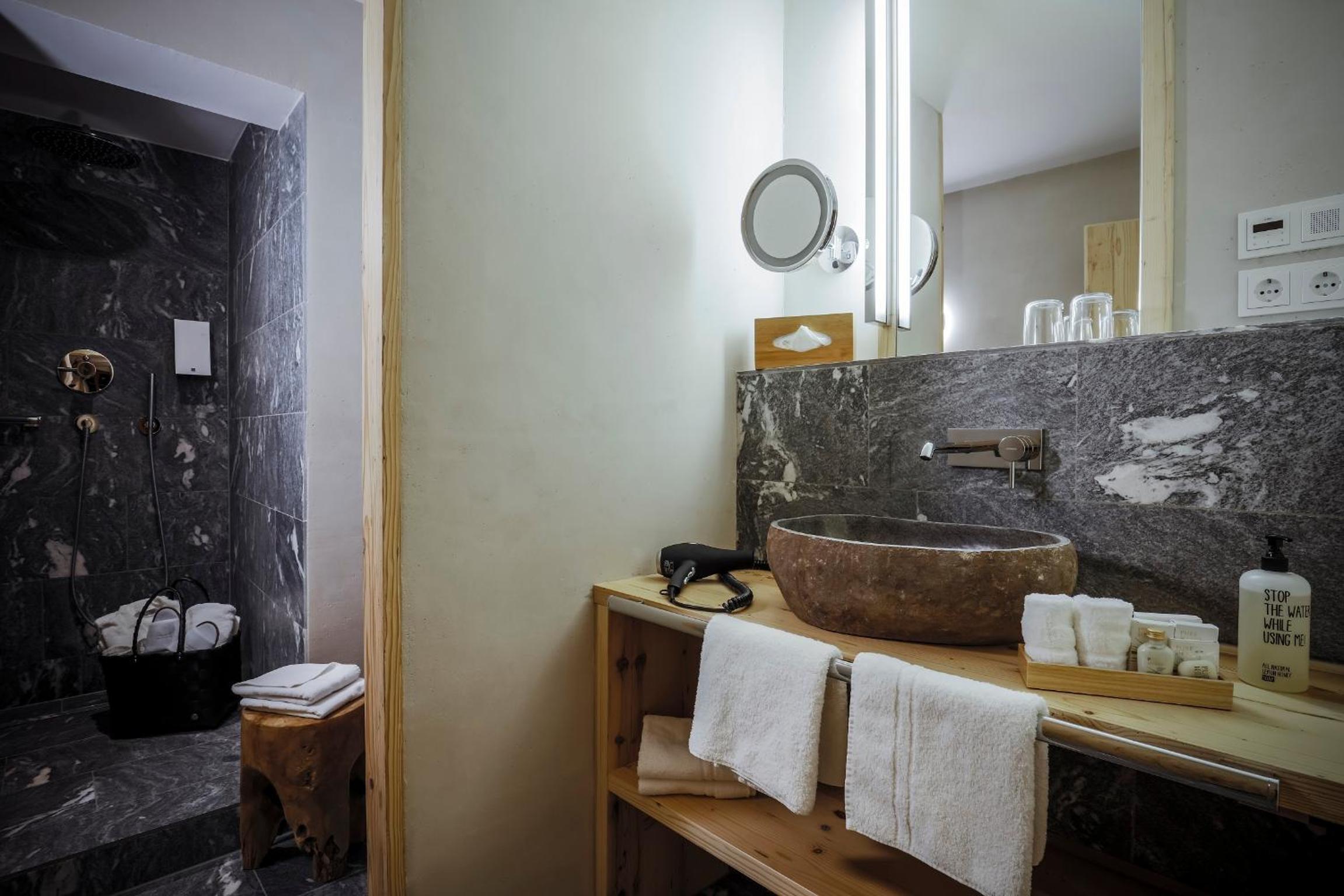 Superior Double Room-Annex photo 3