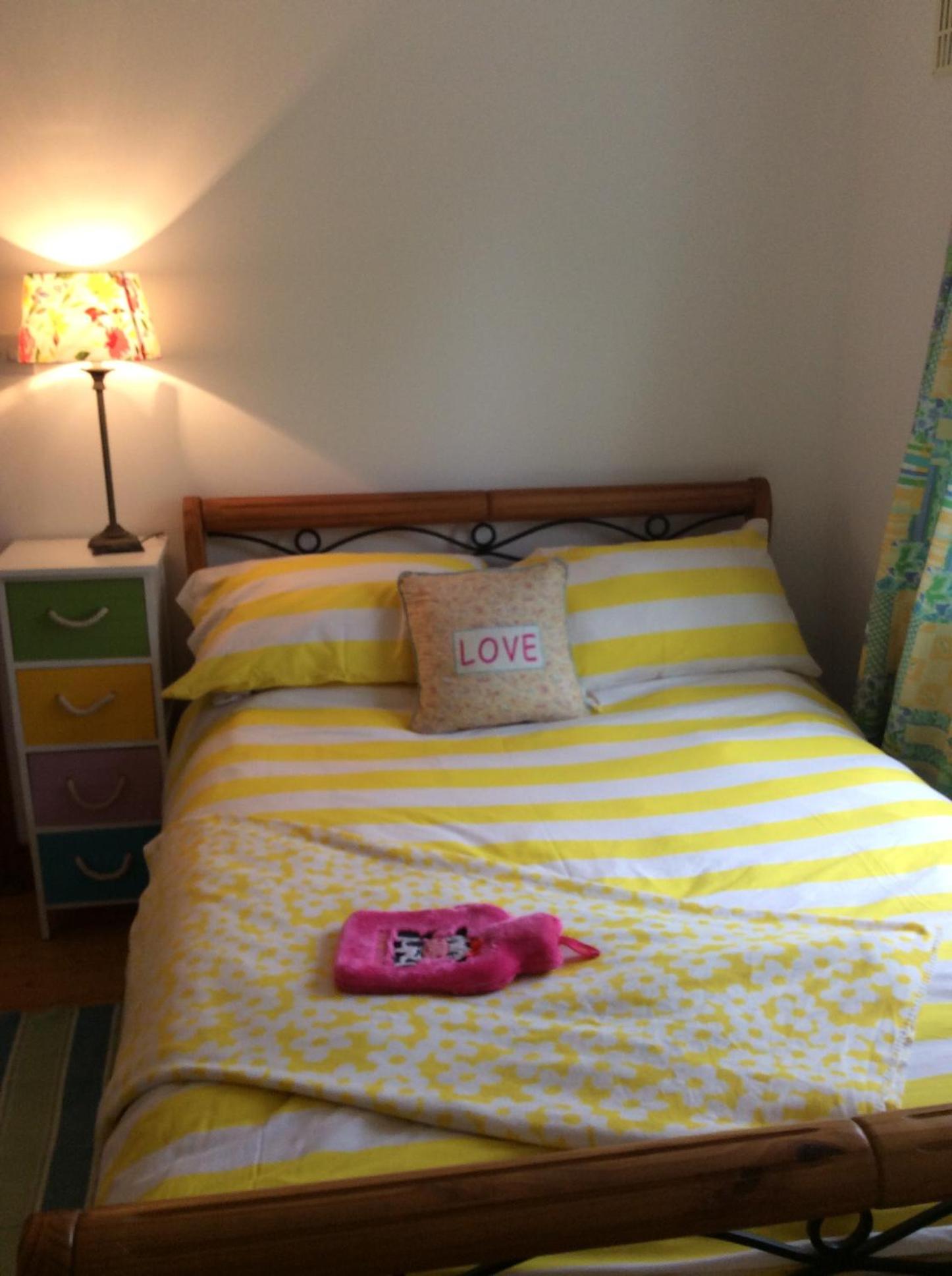 Five-Bedroom House photo 1