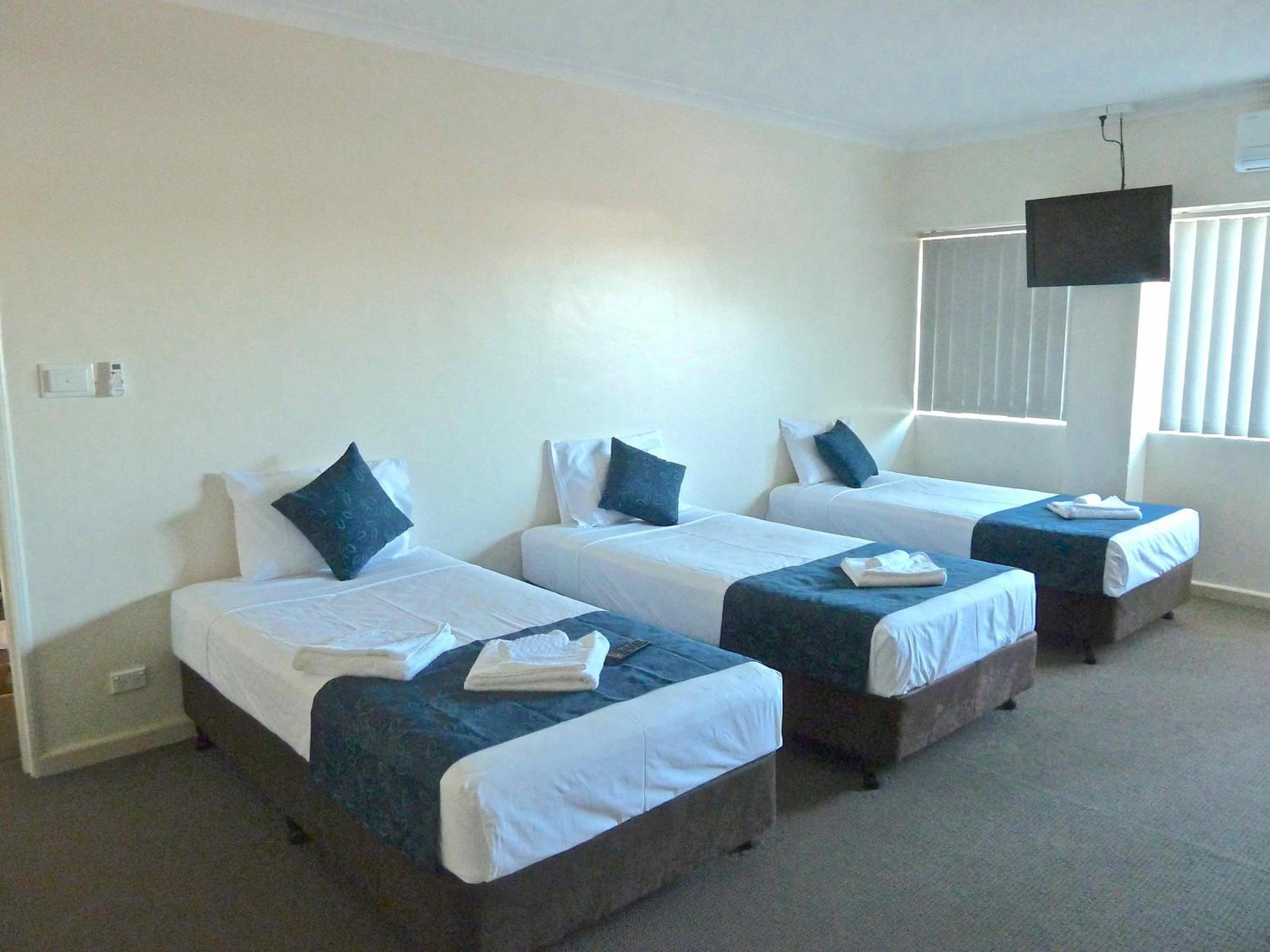 Family Suite (2 Adults + 3 Children) photo 3