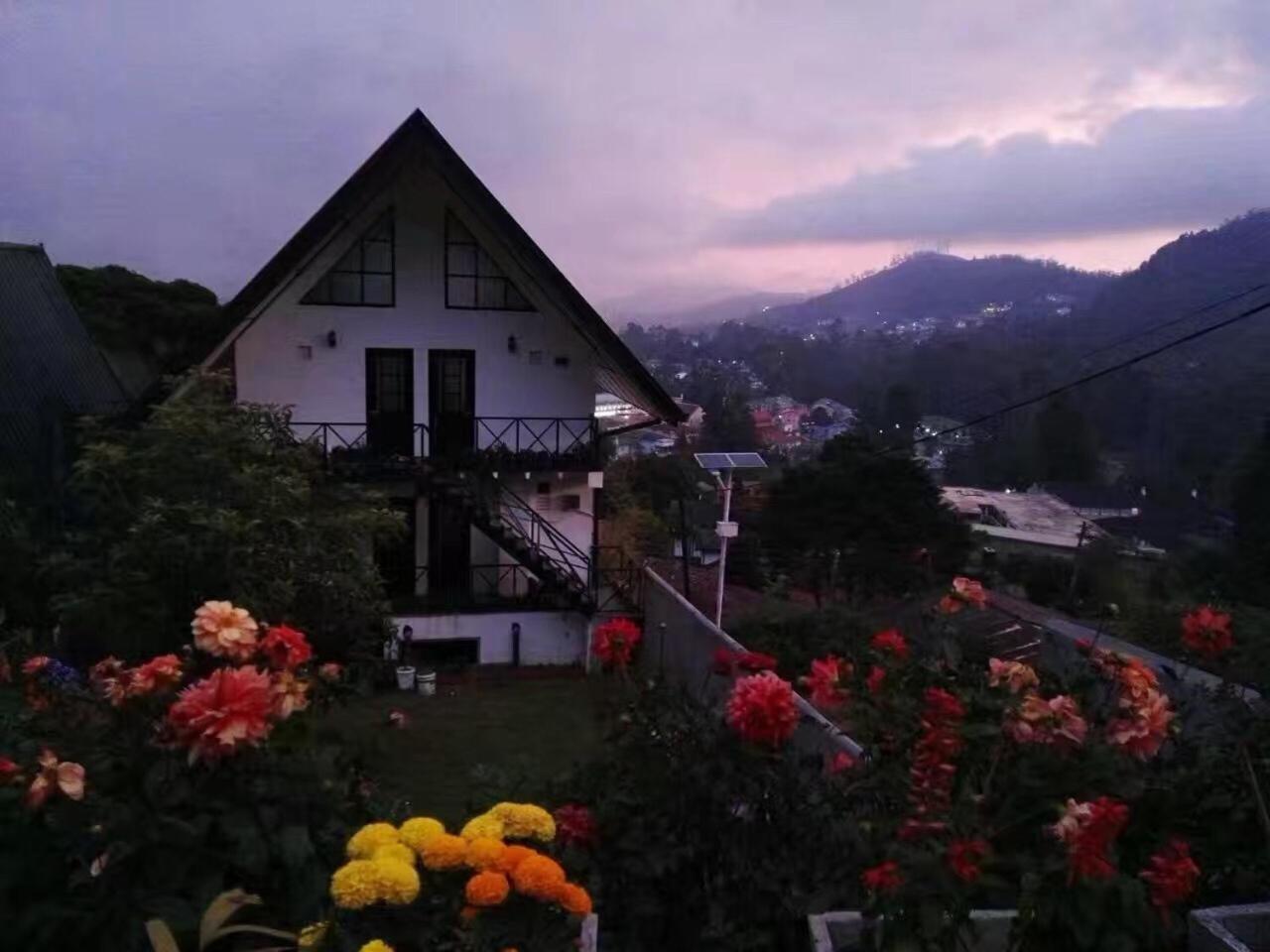 Super Deluxe Room with Mountain View photo 2