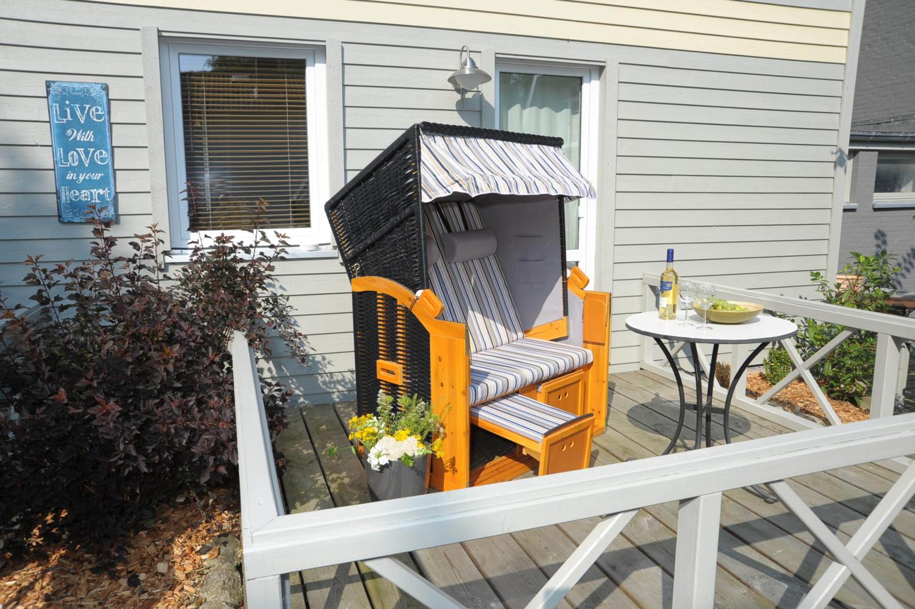 Apartment with Terrace photo 3