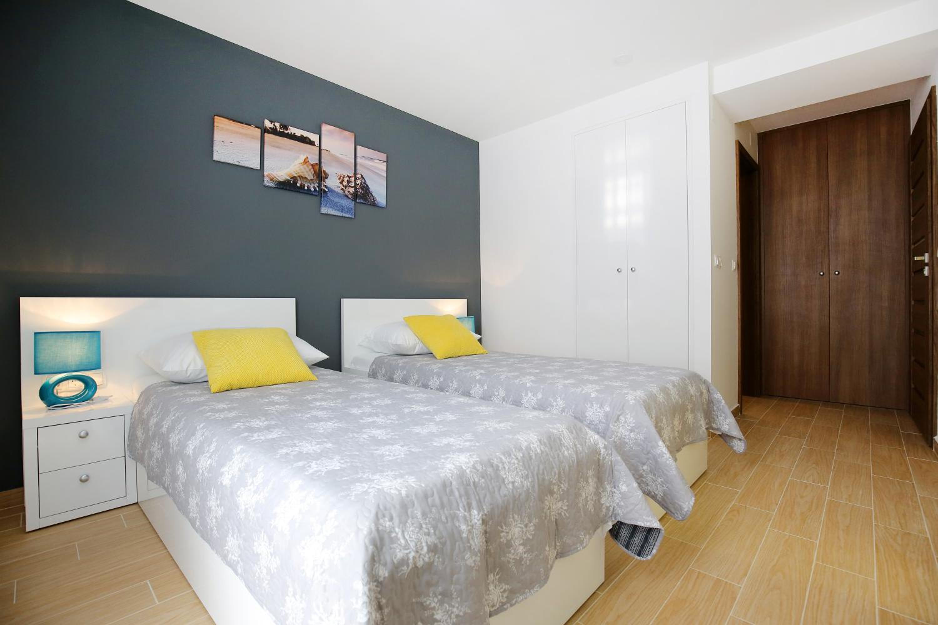 Studio Apartment - Photo 16