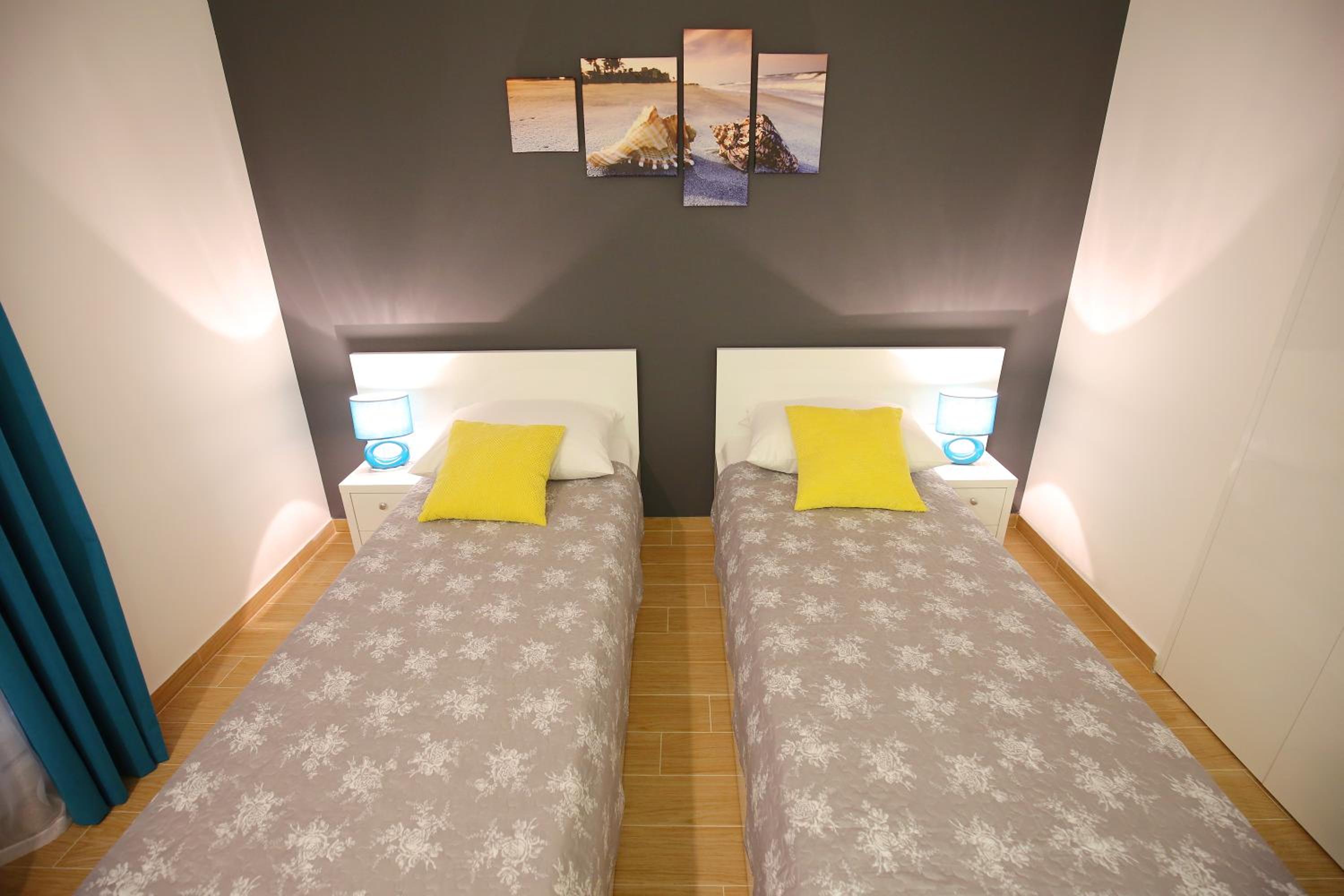 Studio Apartment - Photo 17