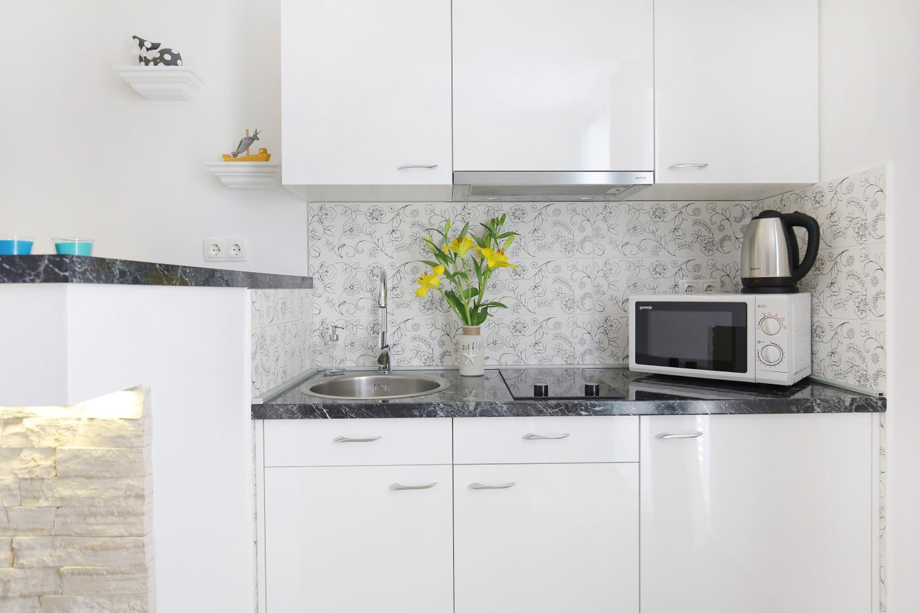 Studio Apartment - Photo 4