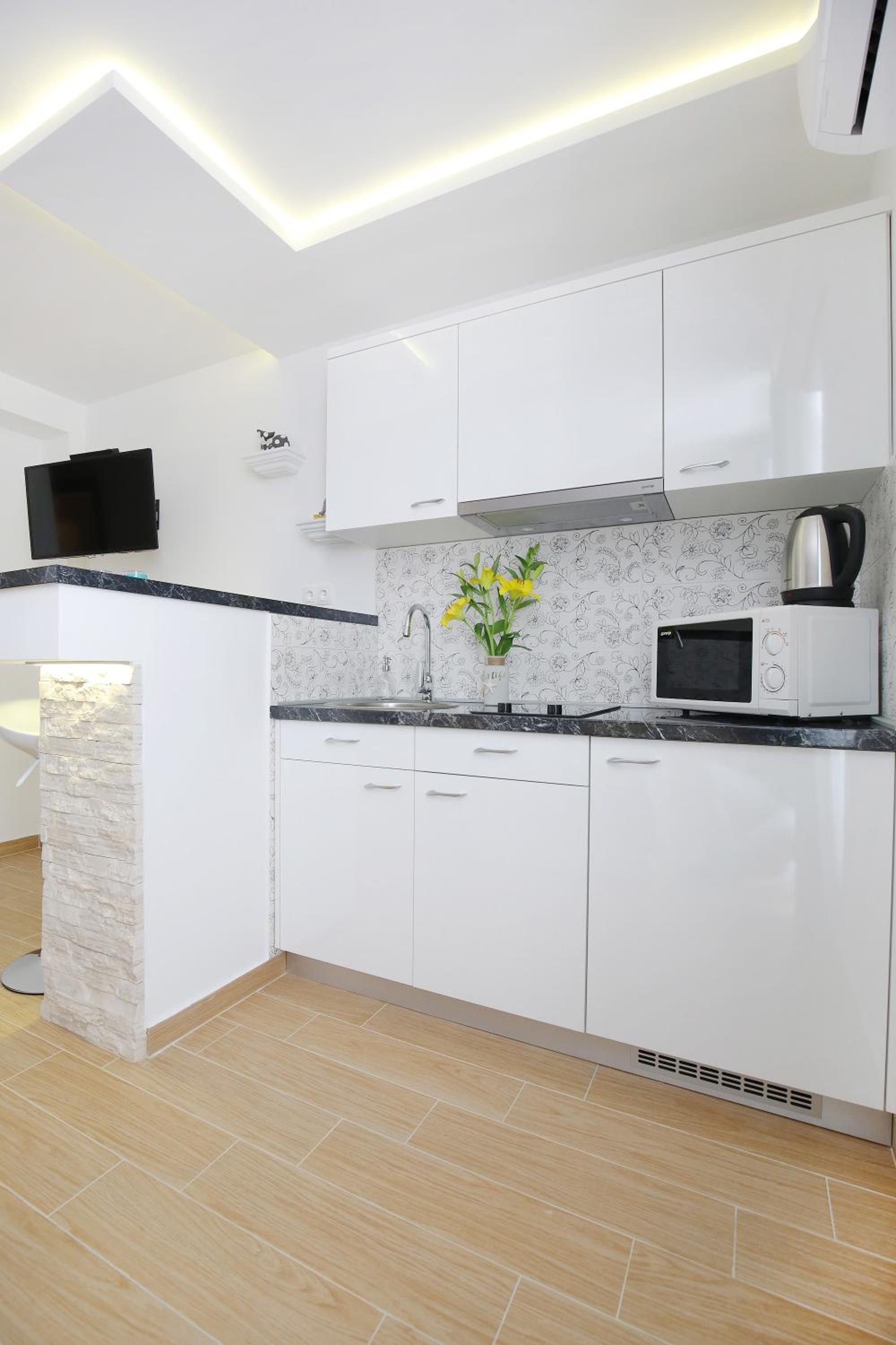 Studio Apartment - Photo 5