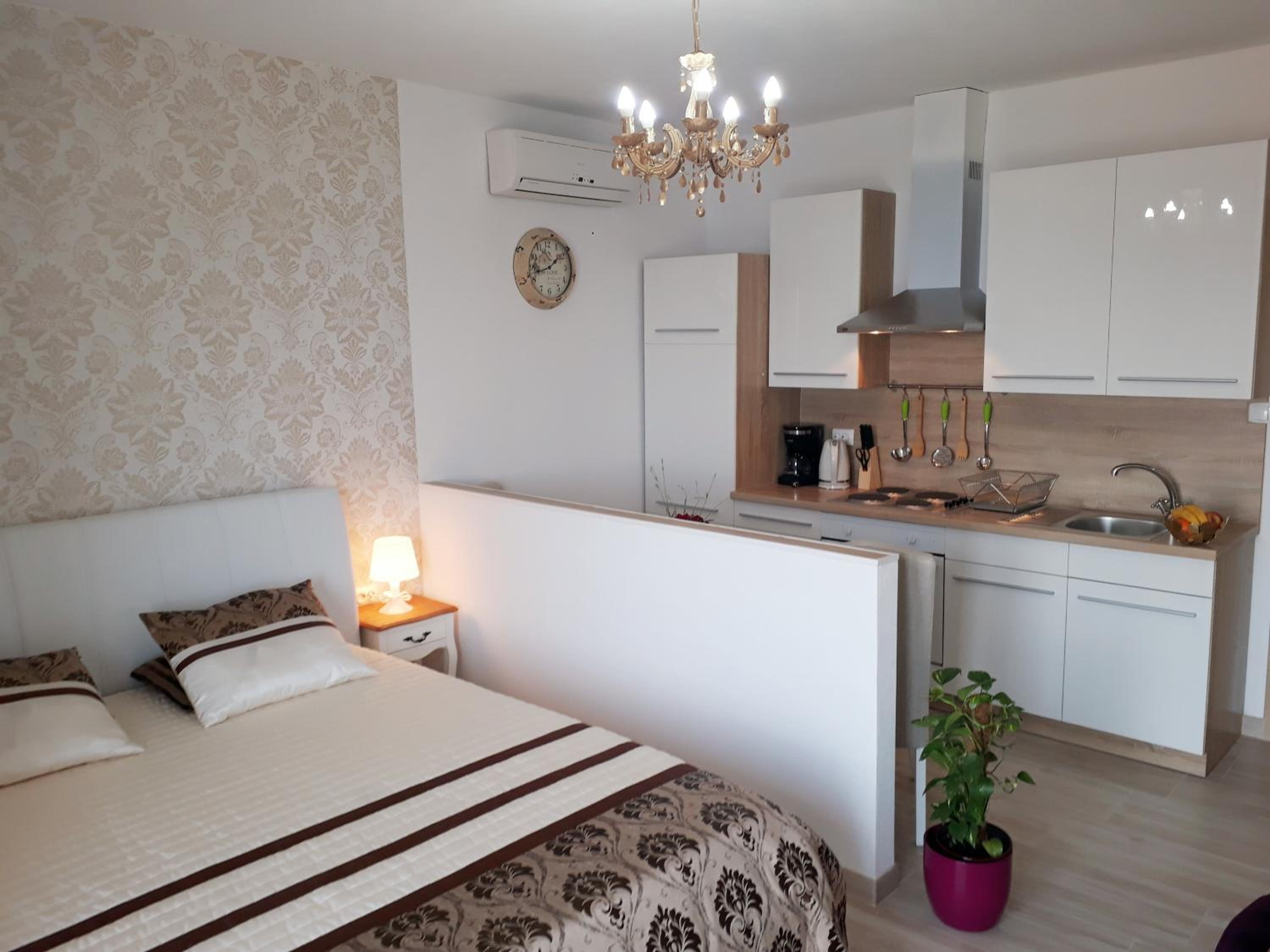 Studio Apartment with Sea View - Photo 8