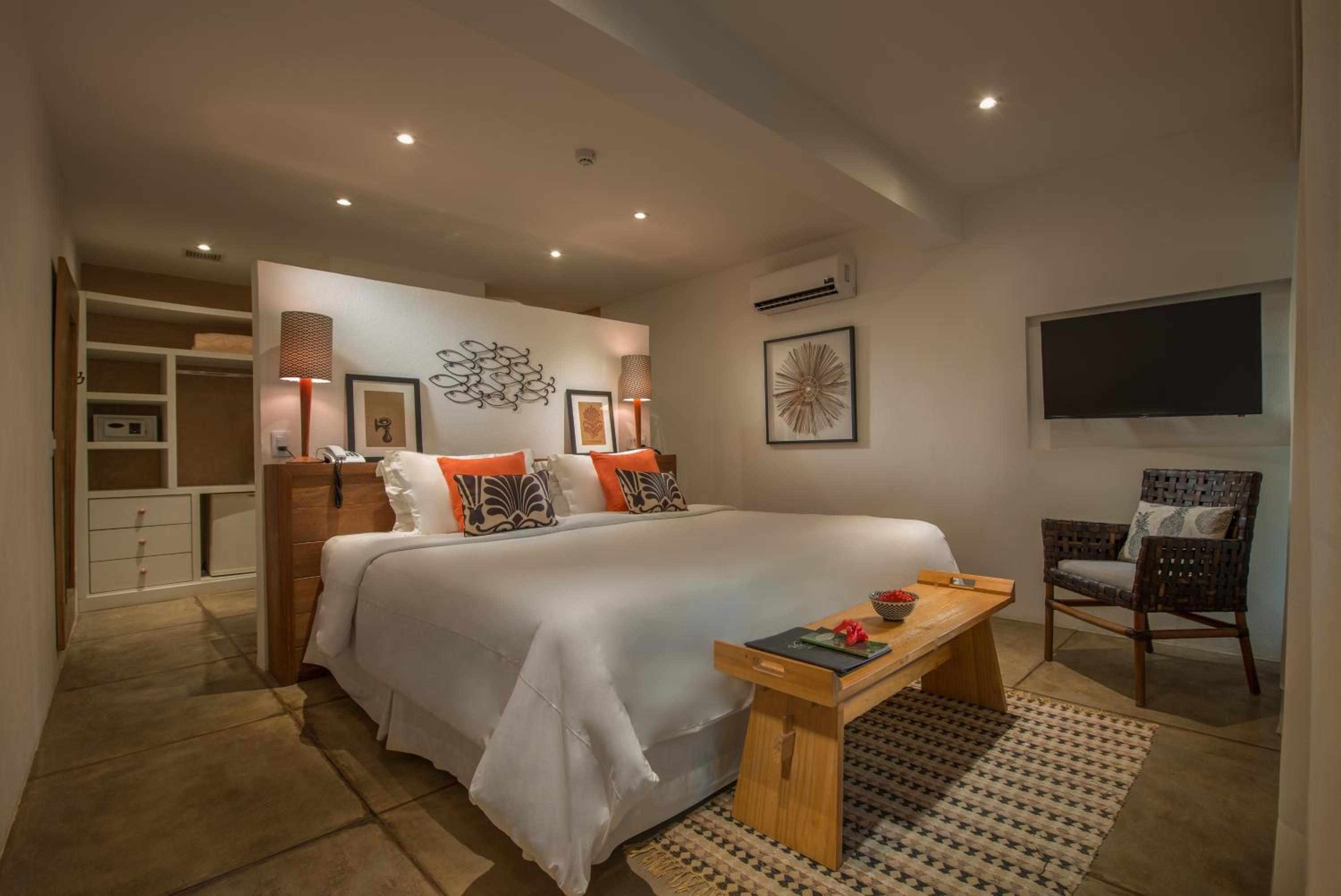 Premium Suite with Sea View and Hot Tub