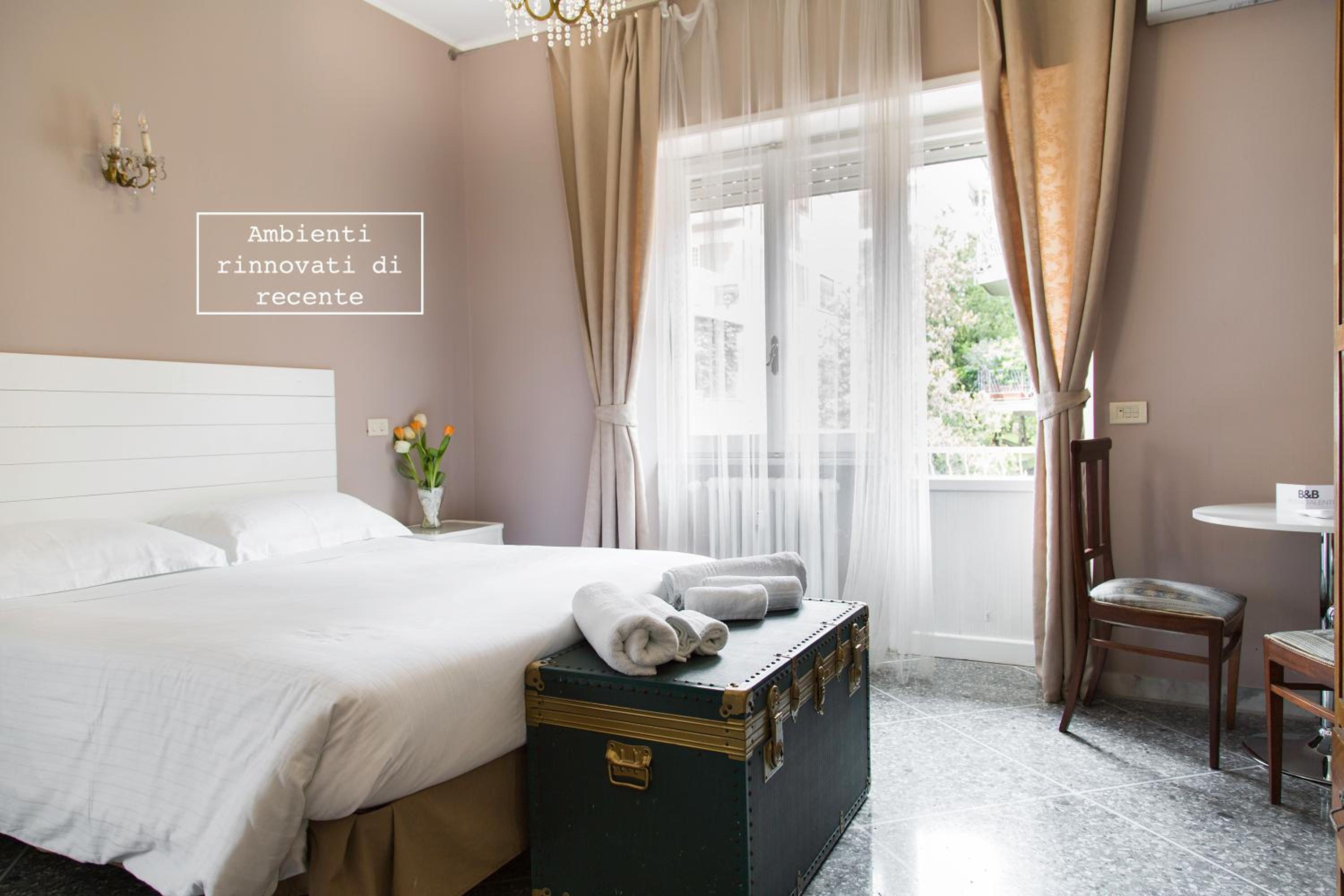 Queen Room with Balcony photo 1