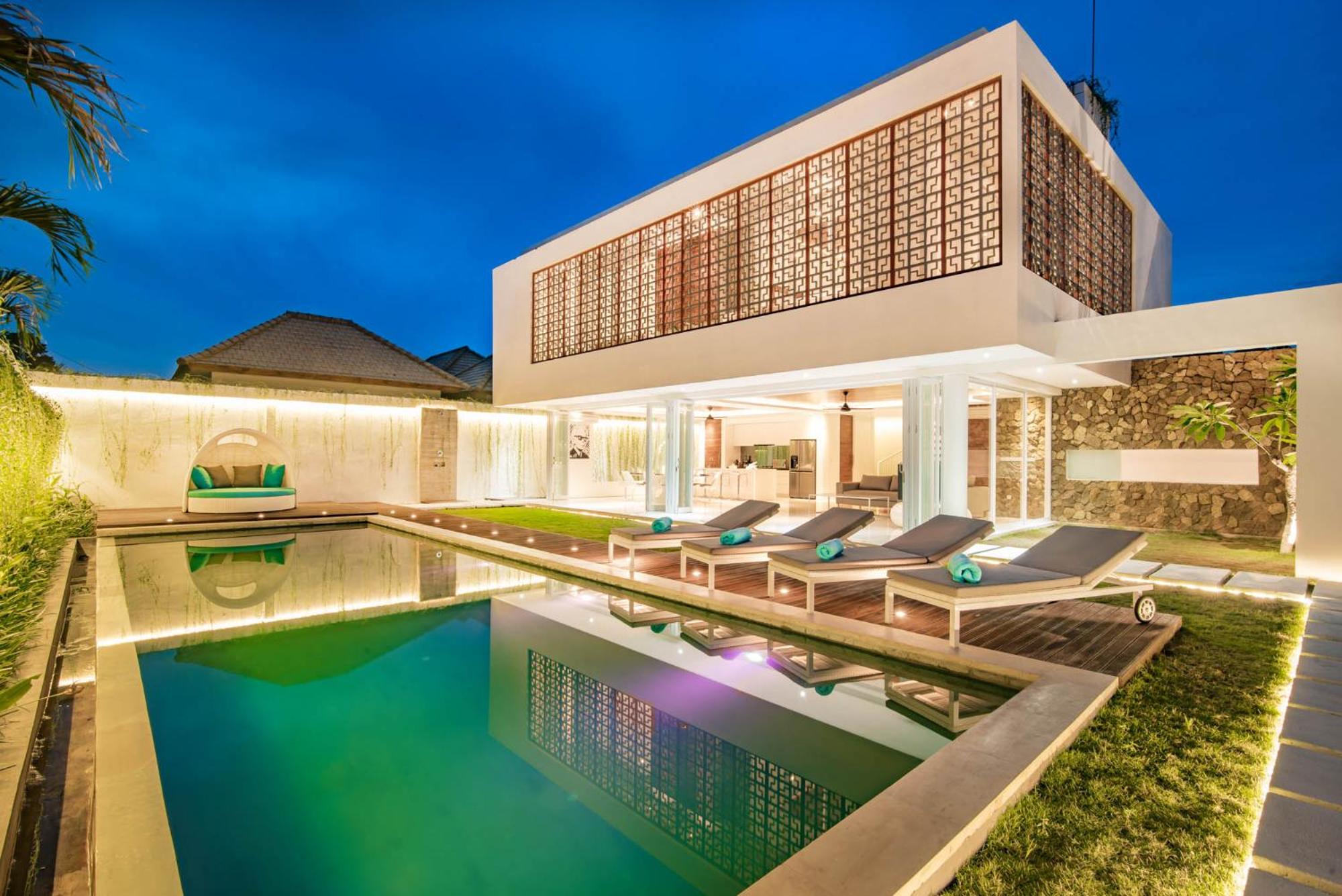 Superior Villa photo 2