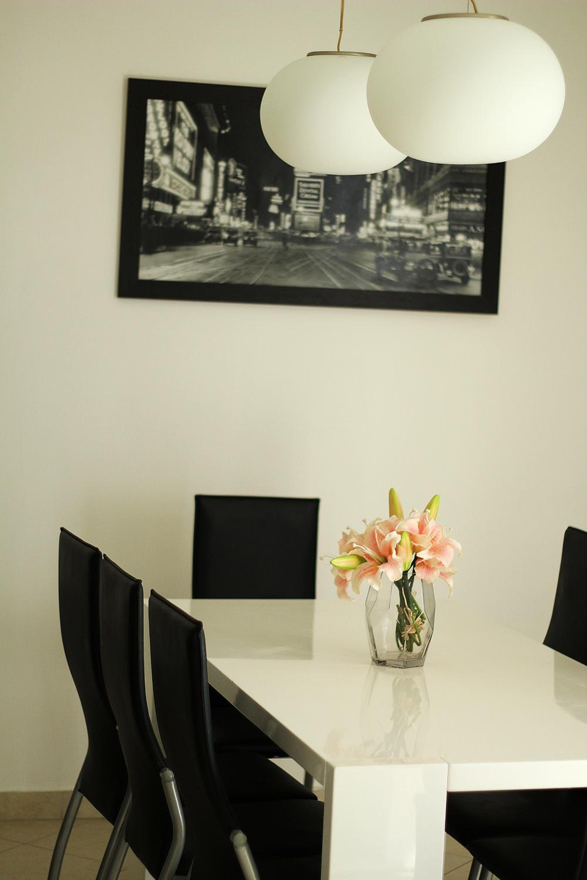 Three-Bedroom Apartment with Sea View (7 Adults) photo 3