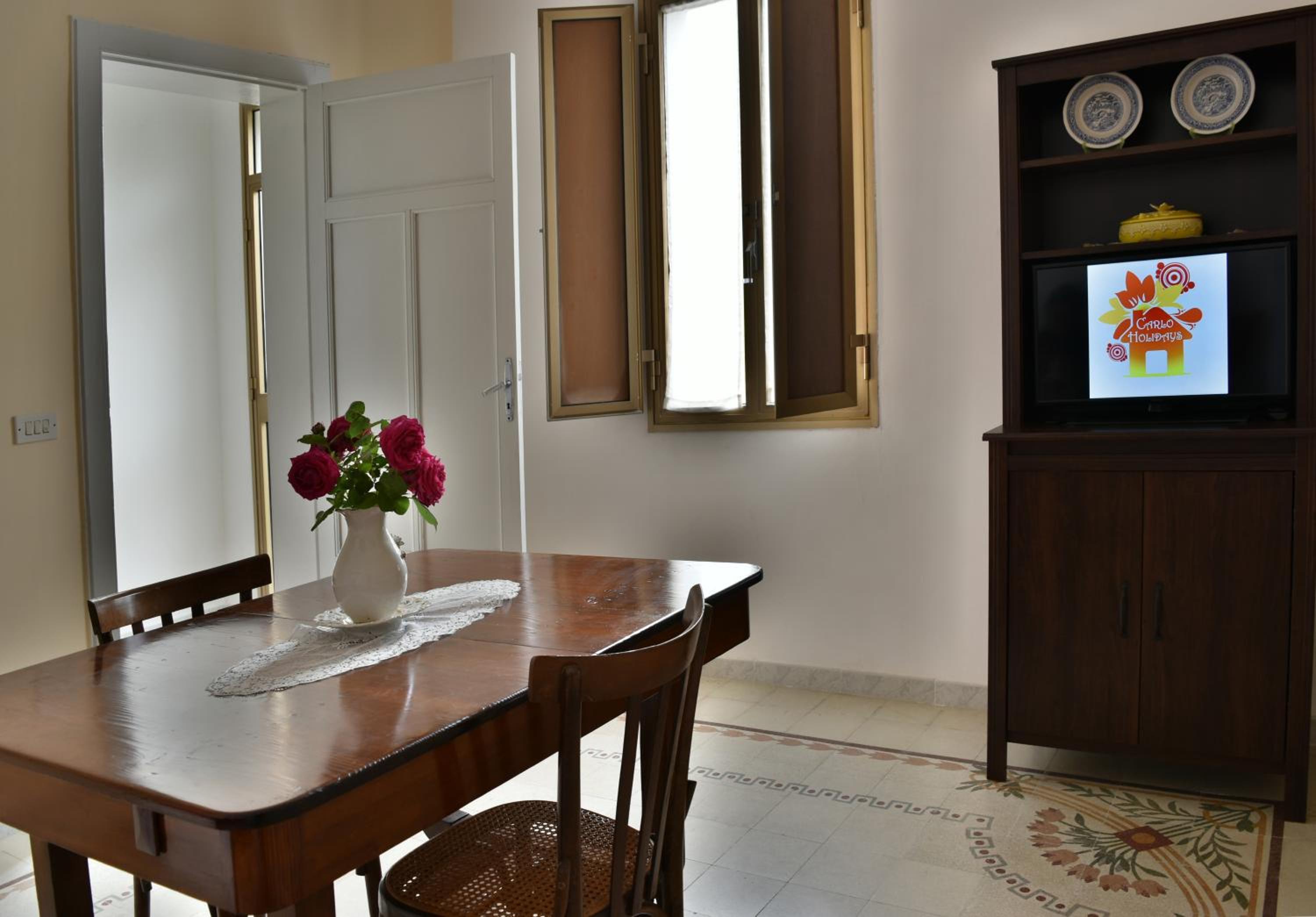 One-Bedroom House photo 2