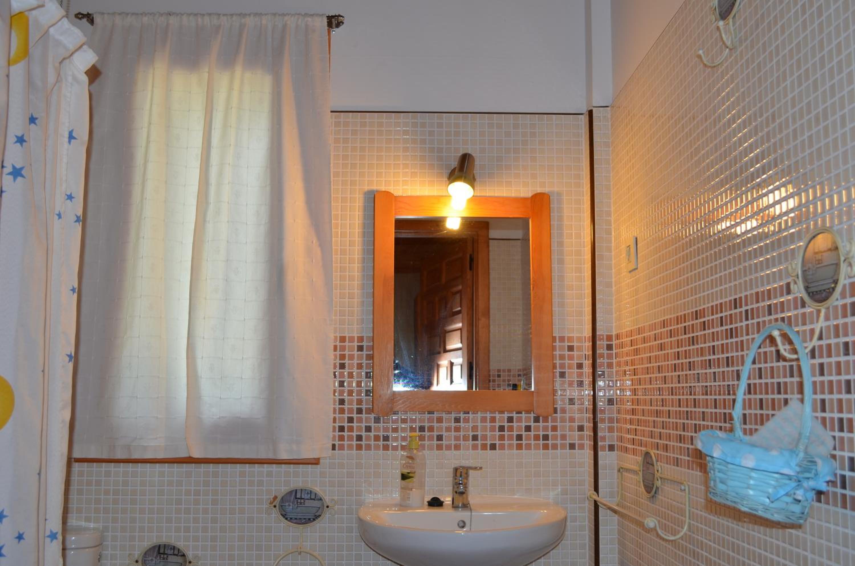 One-Bedroom Bungalow with Mountain View  photo 3