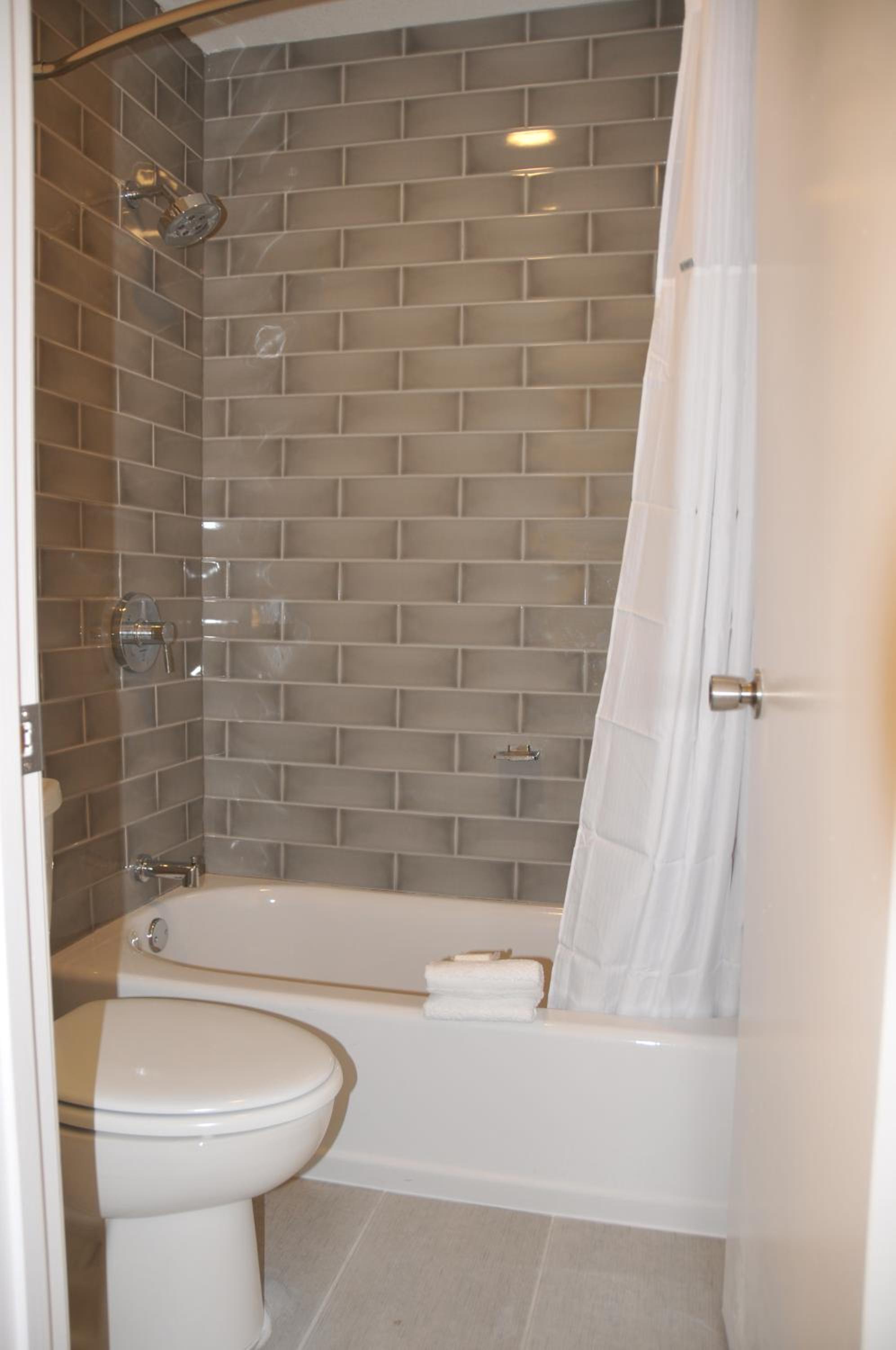 King Room - Non-Smoking - Photo 10