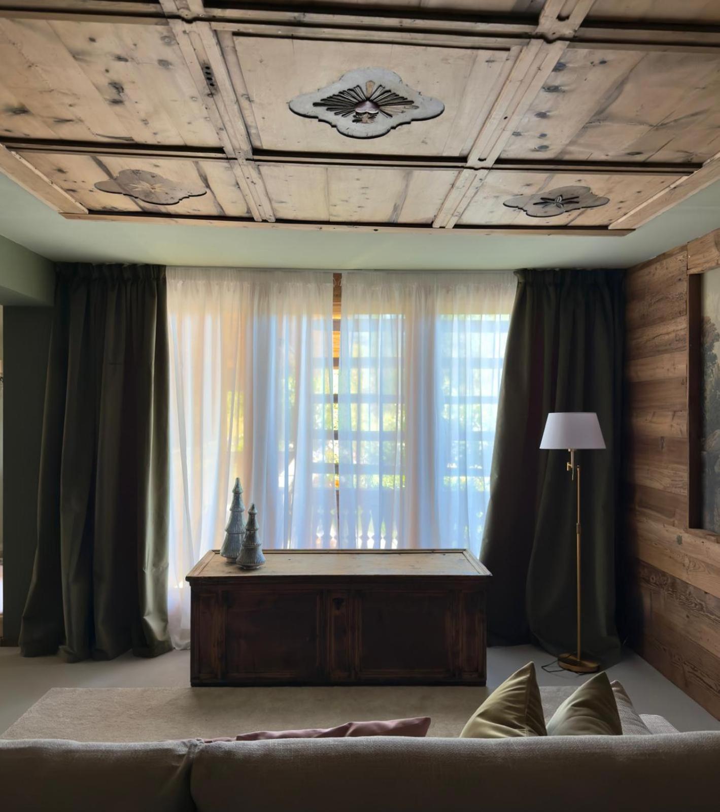 Two-Bedroom Deluxe Apartment with Balcony