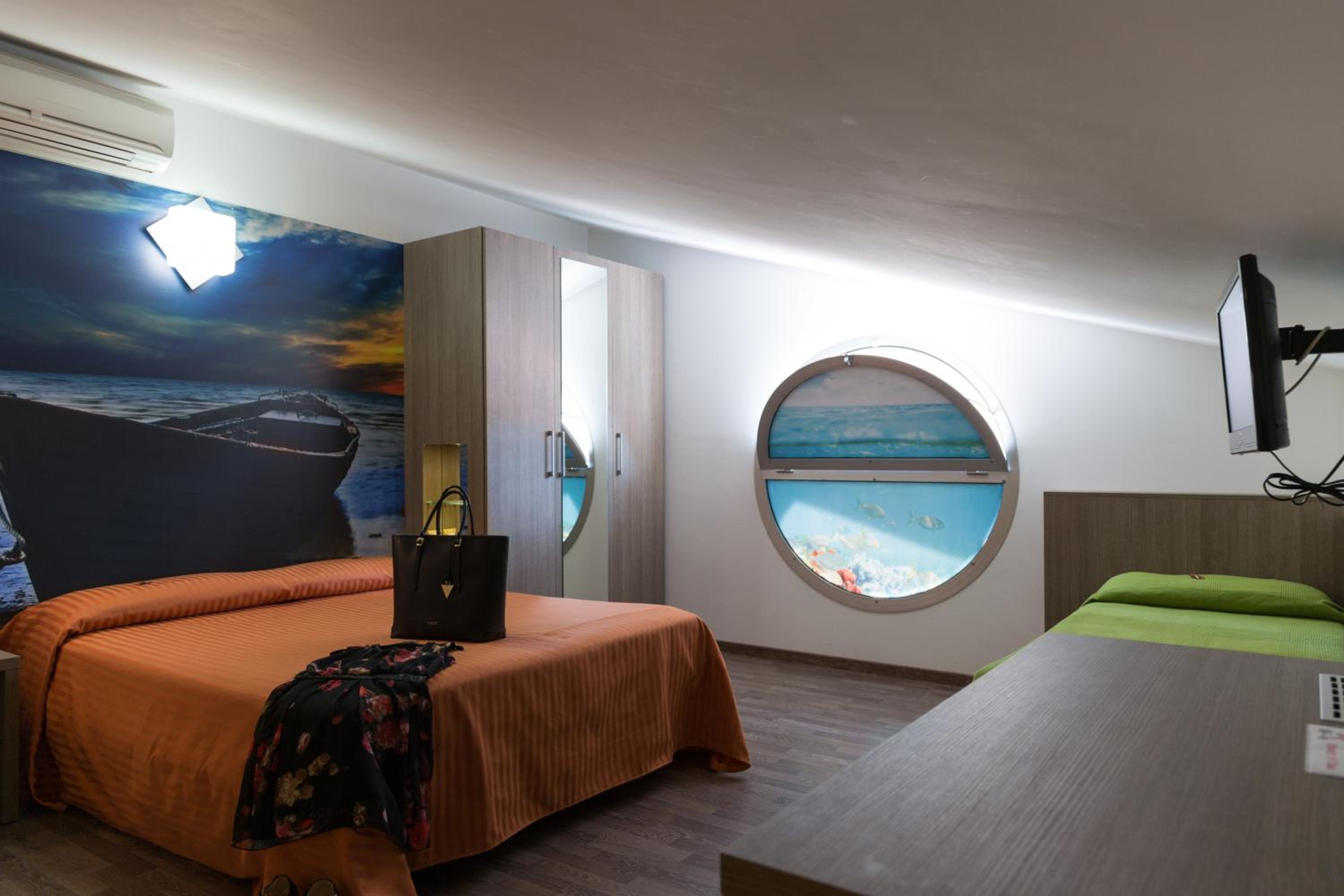 Economy Quadruple Room - Attic