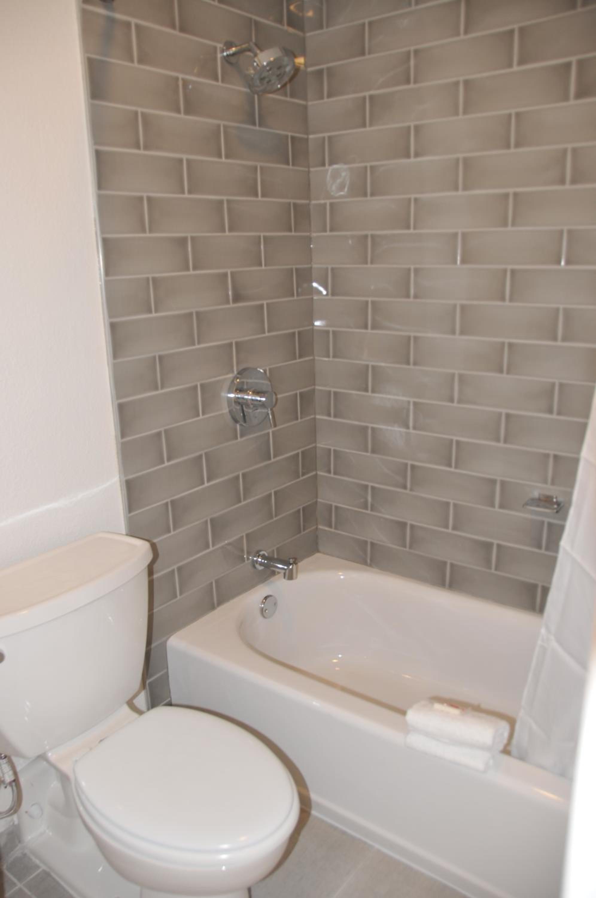 King Room - Non-Smoking - Photo 2