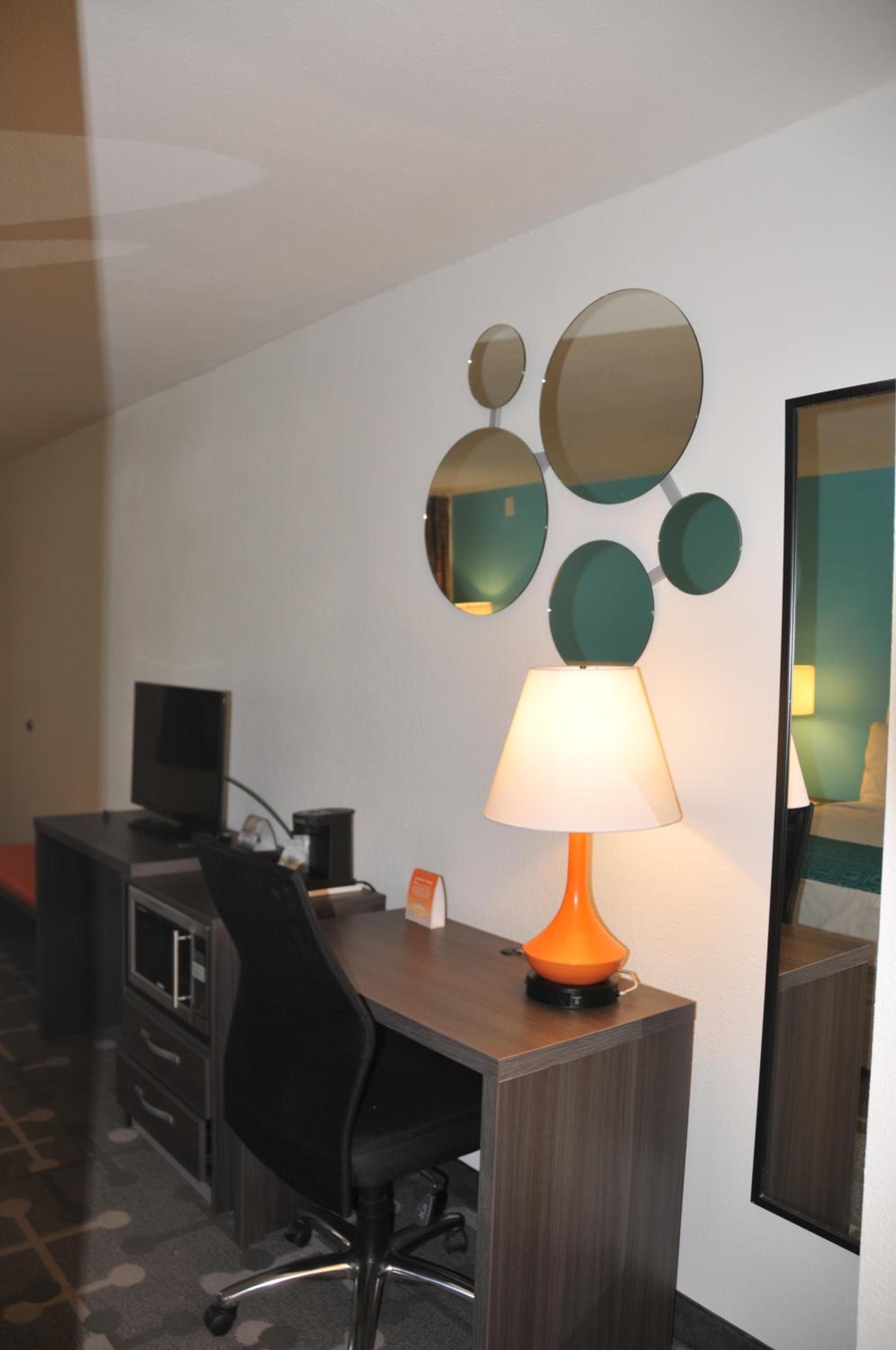 King Room - Disability Access/Non-Smoking - Photo 3