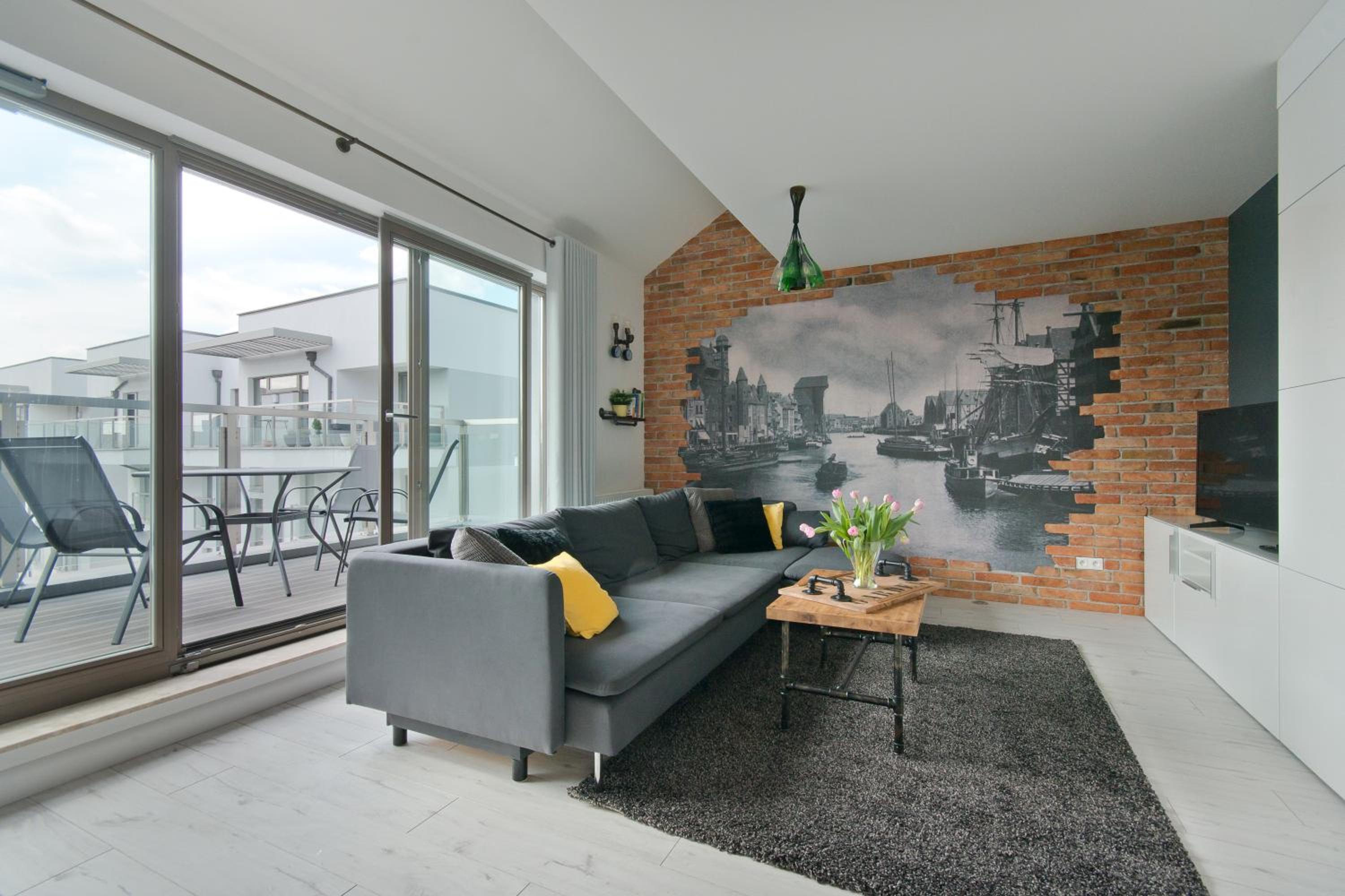 One-Bedroom Apartment with Terrace