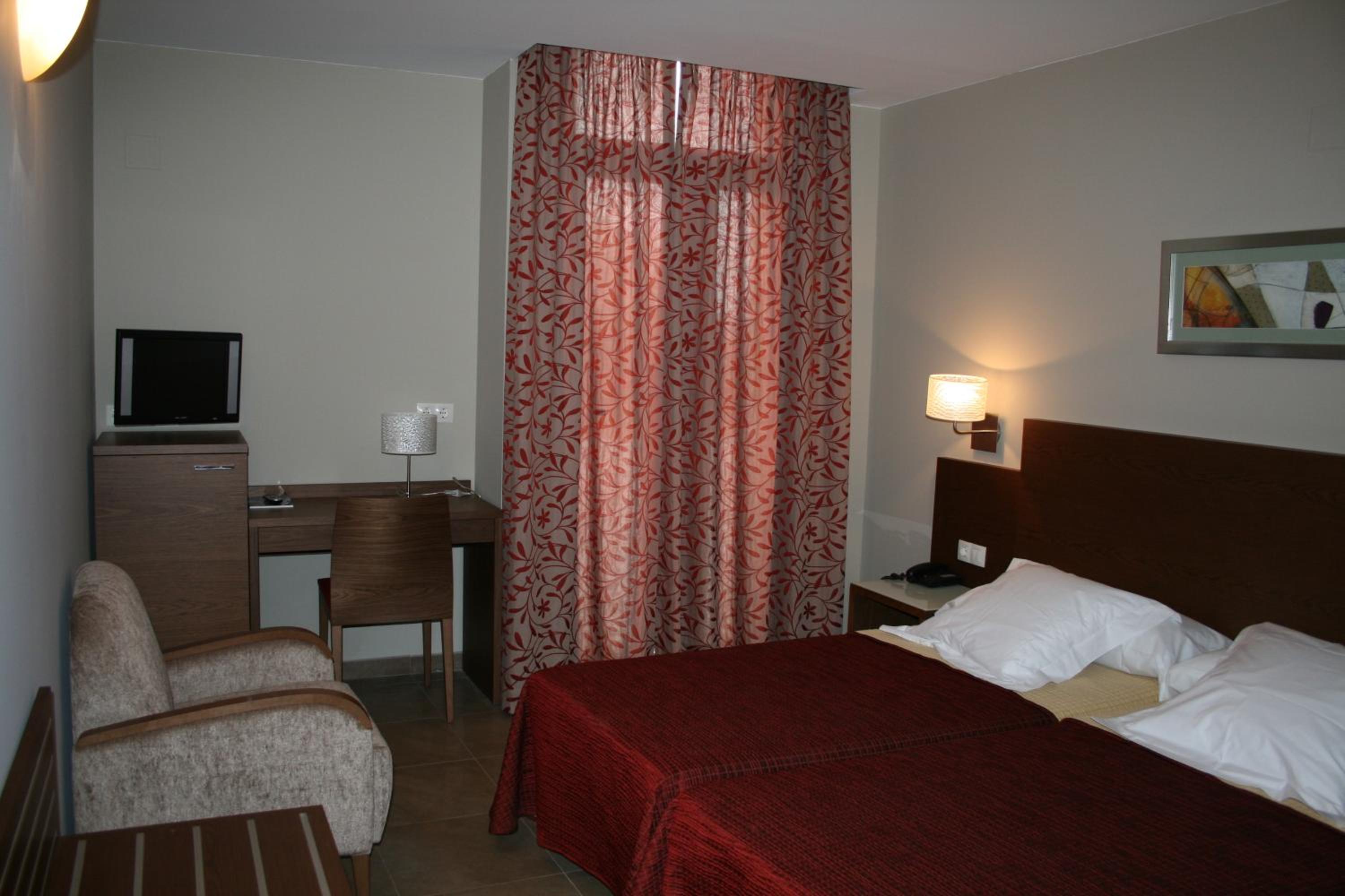 Double Room - Photo 2