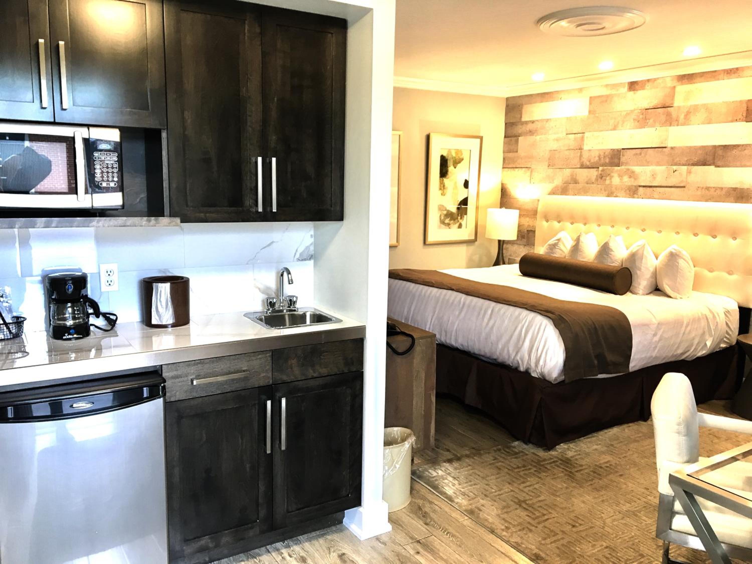 Deluxe King Room photo 2