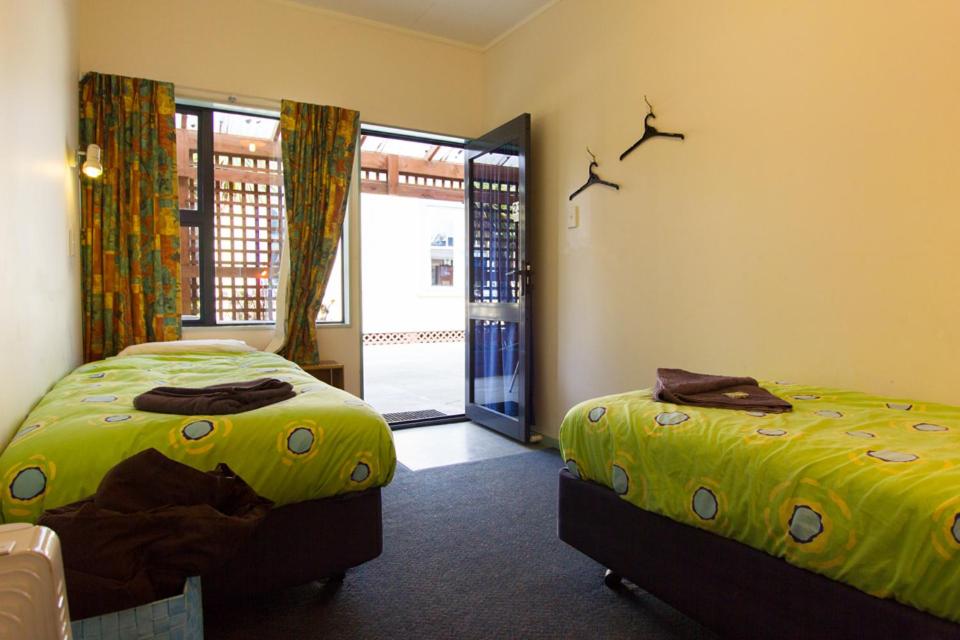 Twin Room with Private Bathroom photo 3