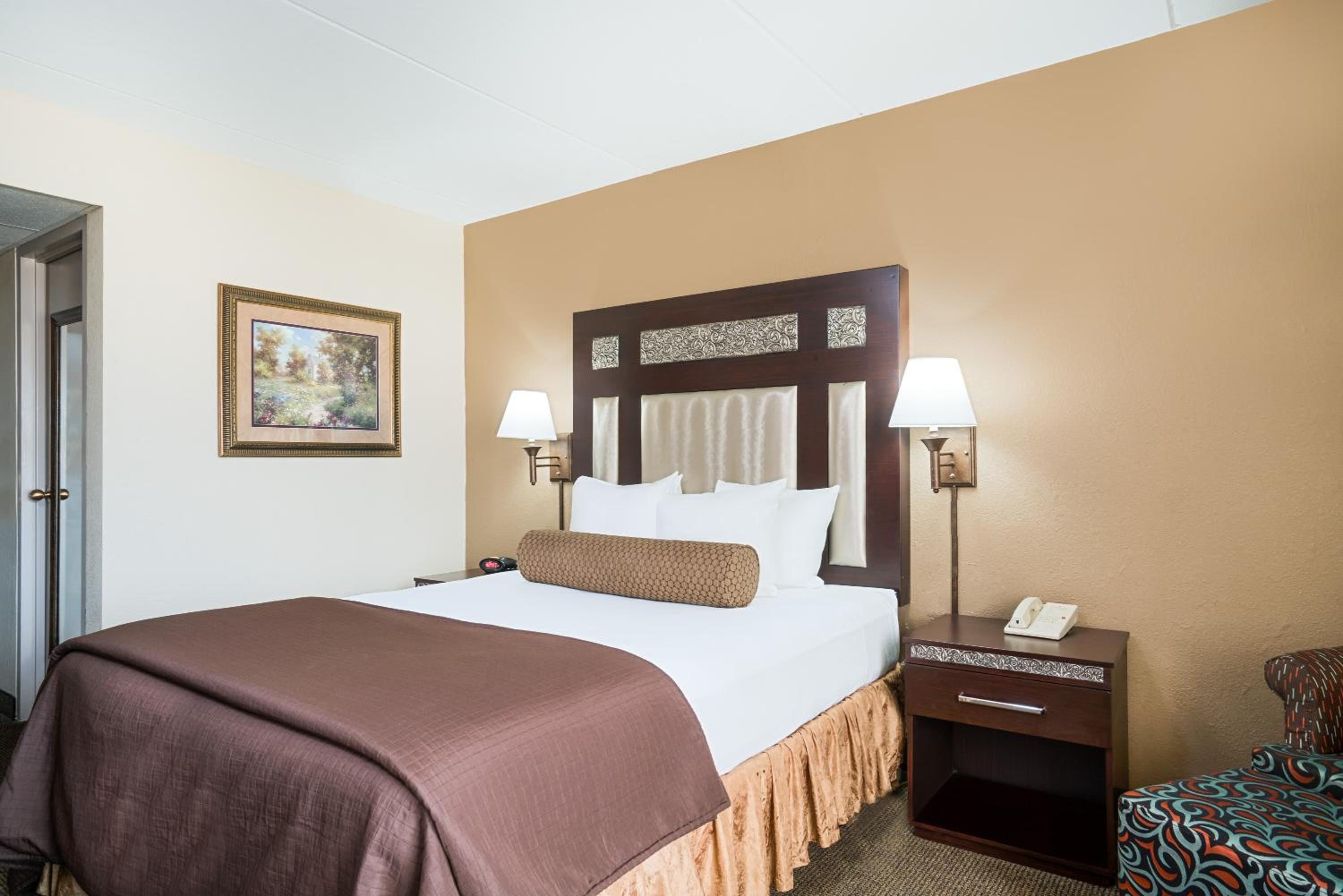 Queen Room - Photo 2