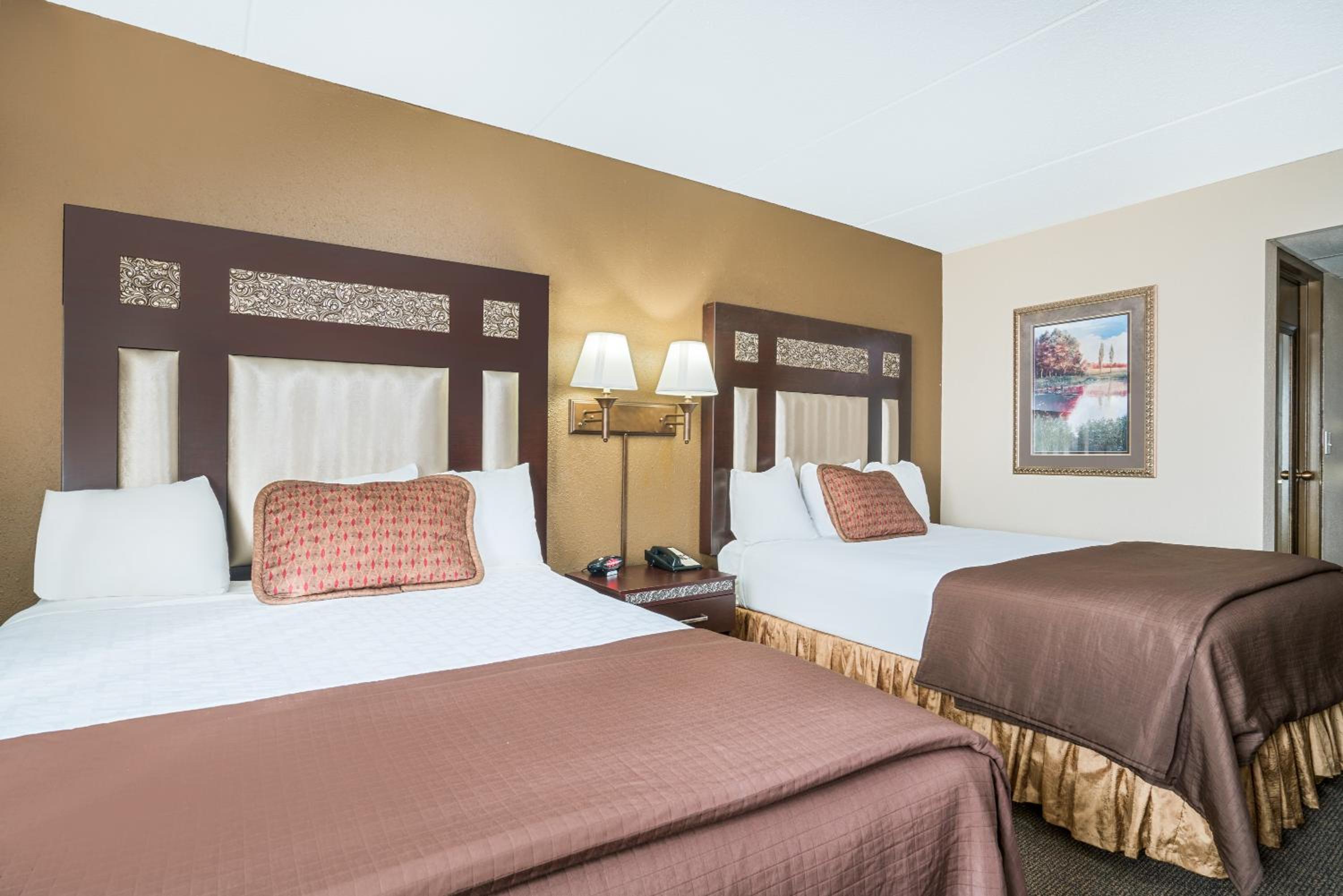 Queen Room with Two Queen Beds - Photo 1