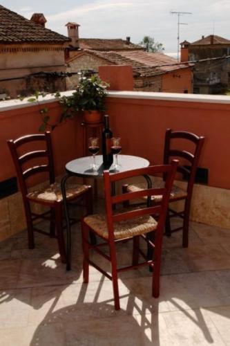 Triple Room with Terrace photo 2