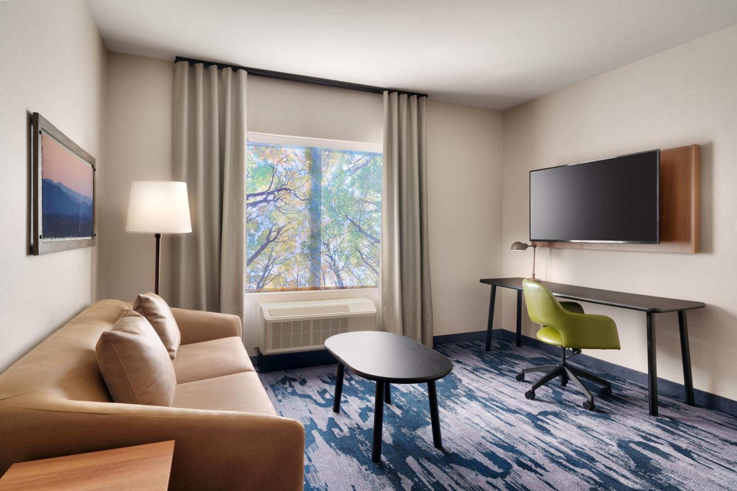 One-Bedroom King Suite with Bathtub and Sofa Bed - Mobility Access/Hearing Accessible