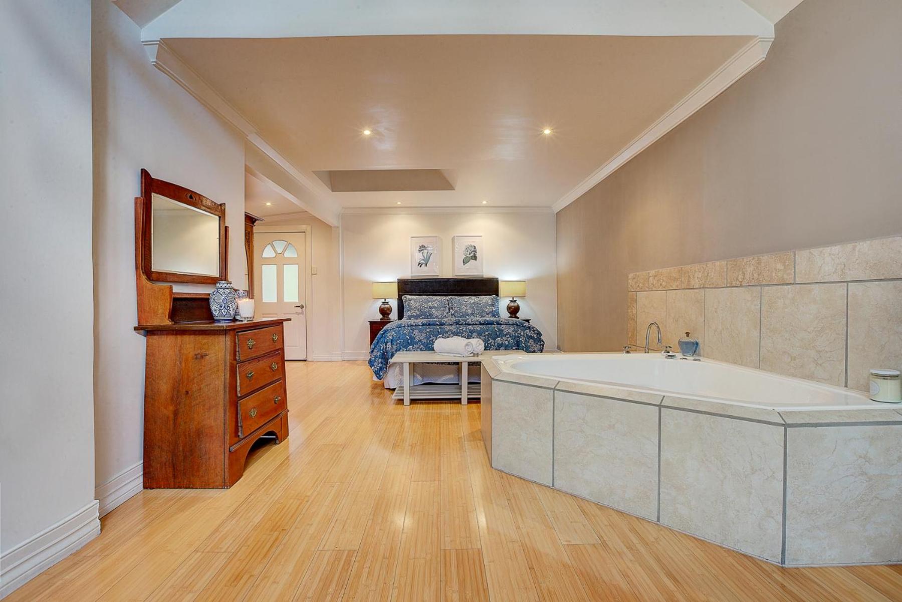 Deluxe Villa - Gardener's Cottage - Photo 9