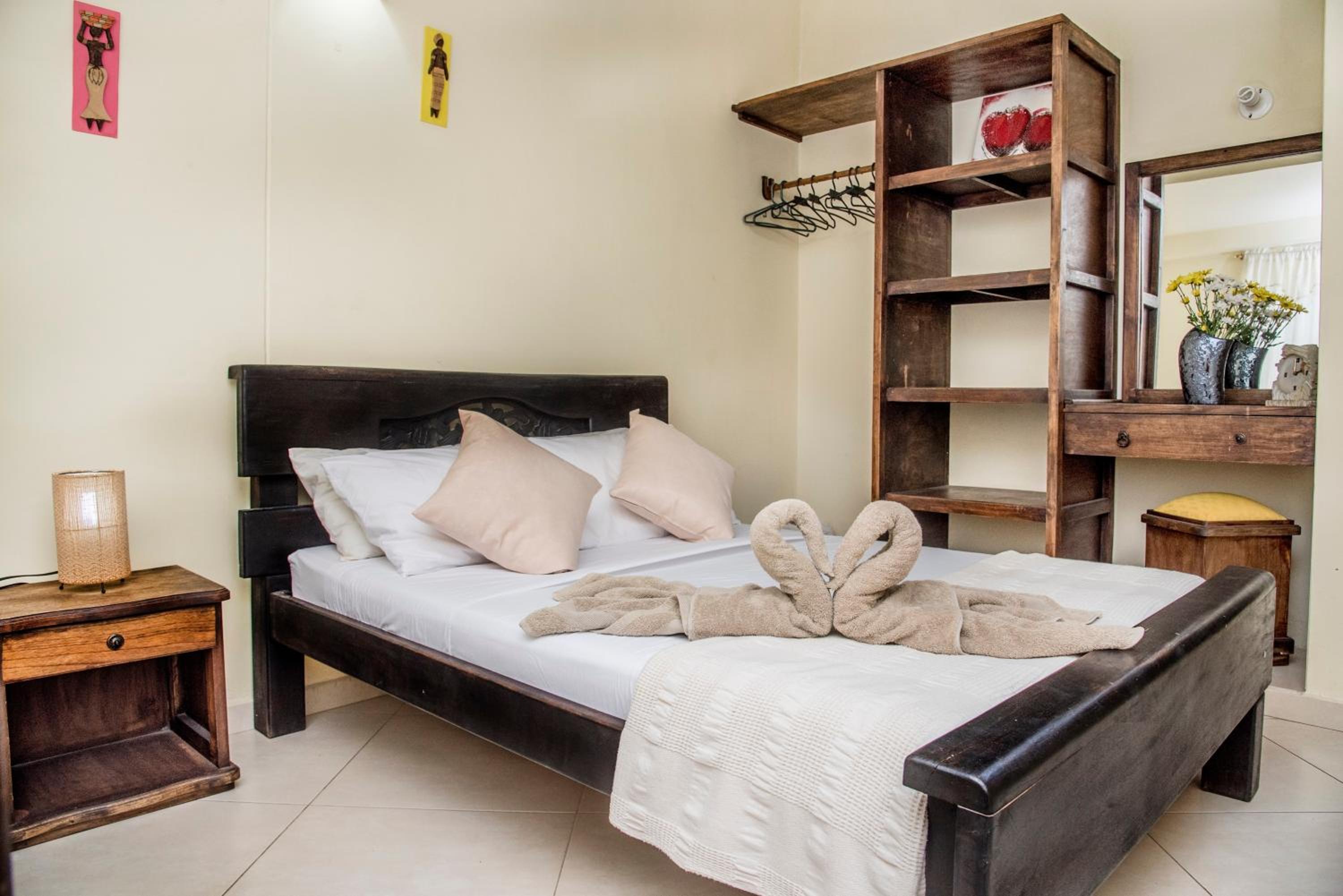 Twin Room with Private Bathroom photo 3