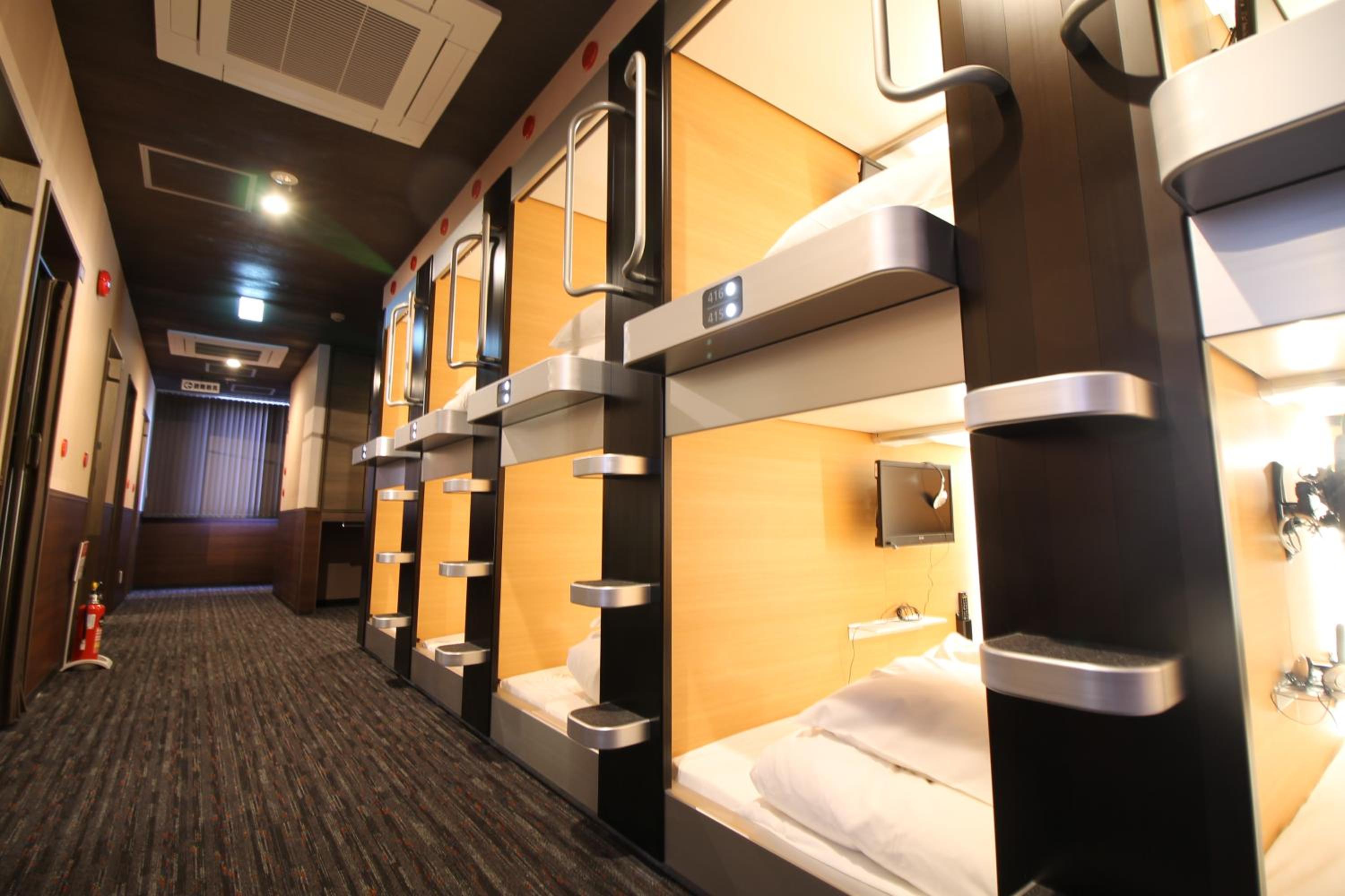 Upper Capsule Bed in Mixed Dormitory photo 2