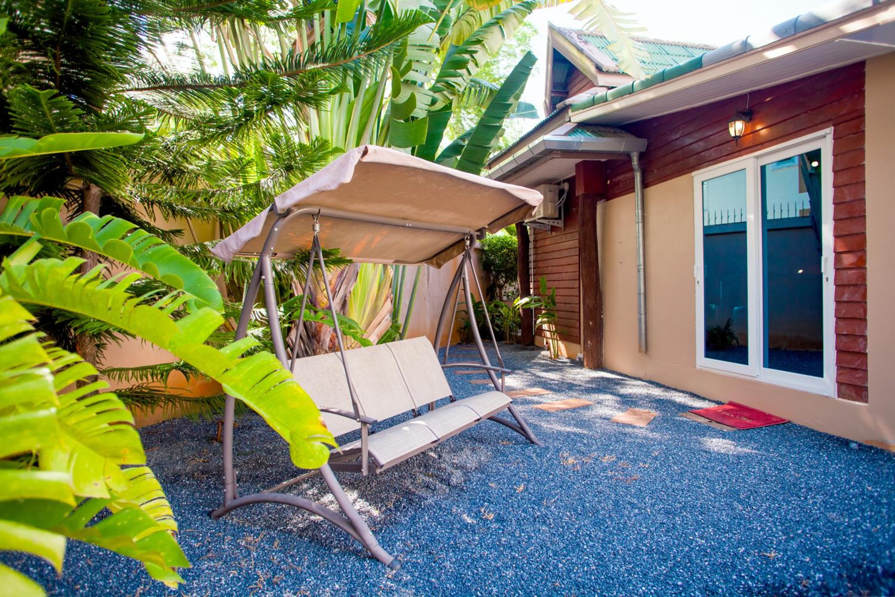 One-Bedroom Villa with Private Pool - Photo 14