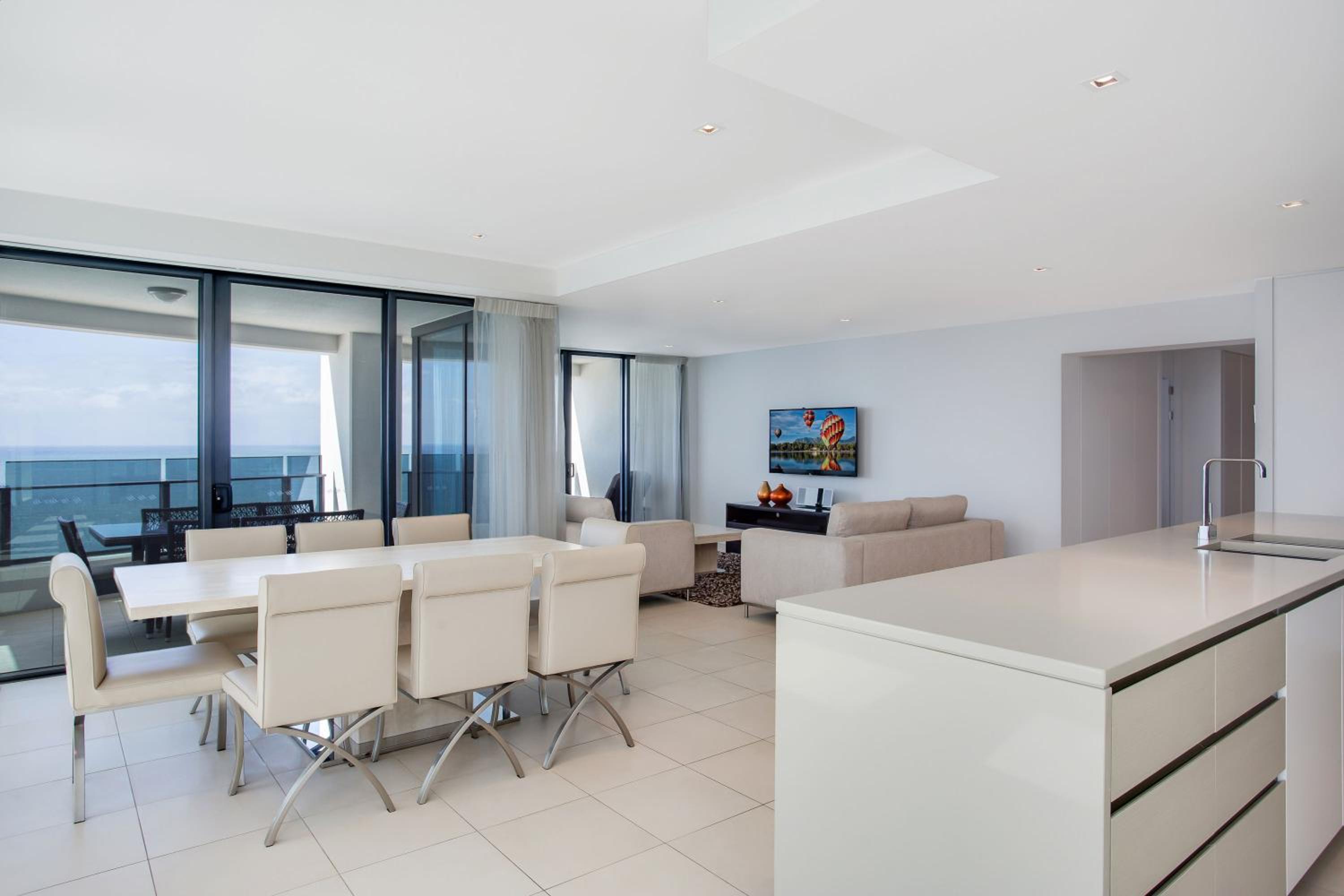 Three-Bedroom Apartment - Sub Penthouse