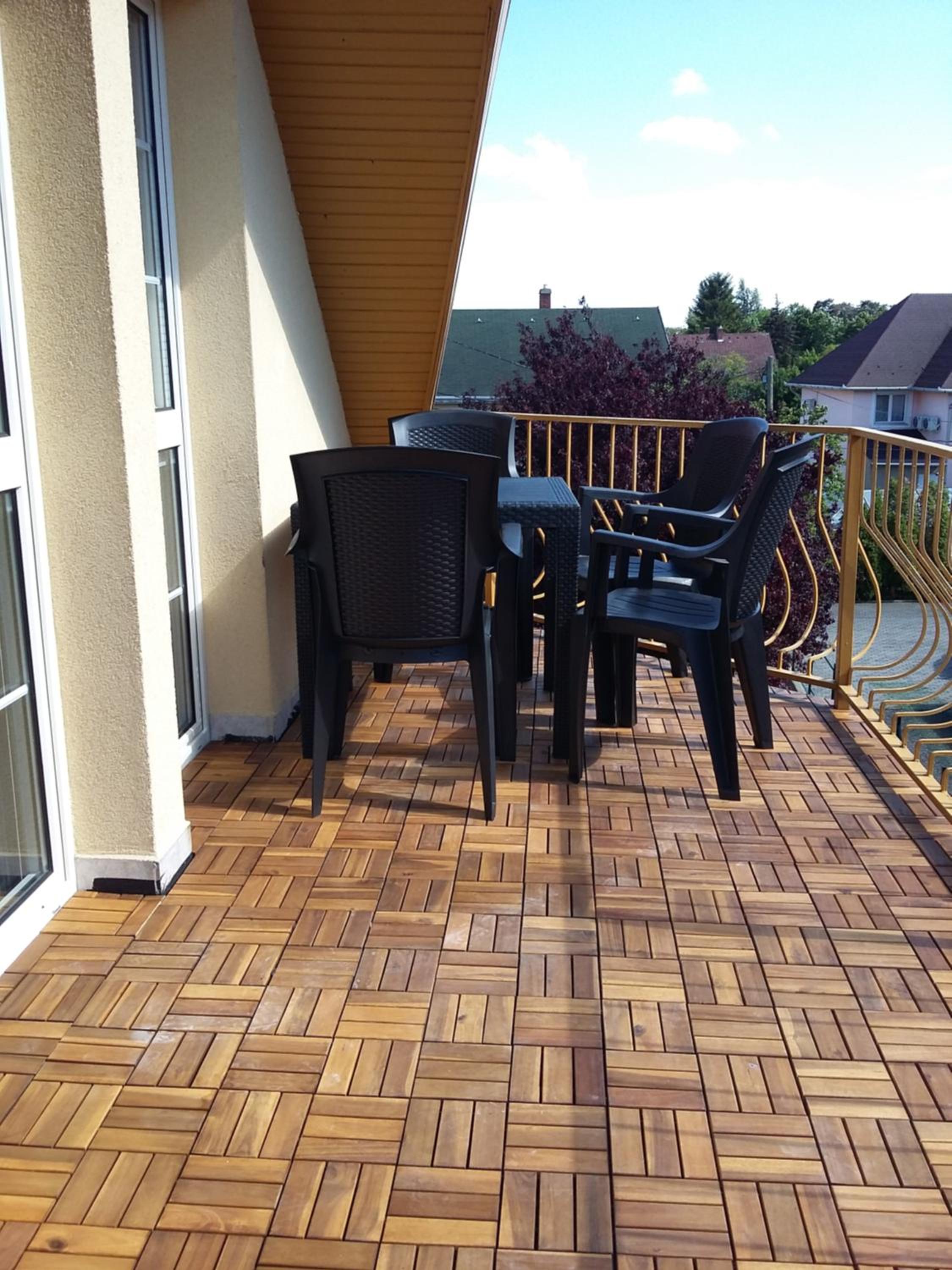 Apartment with Balcony photo 3