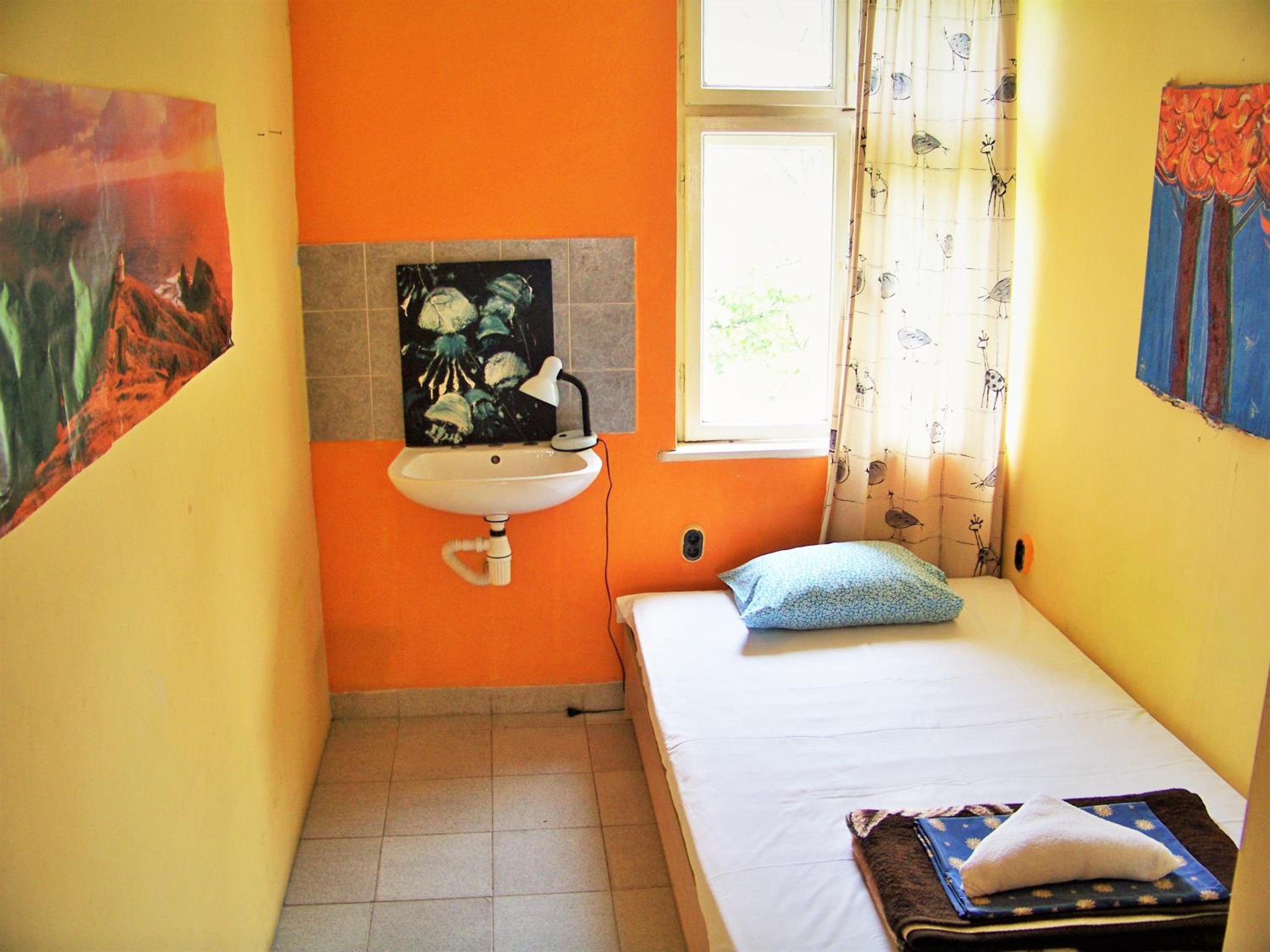 Single Room with Shared Bathroom photo 2