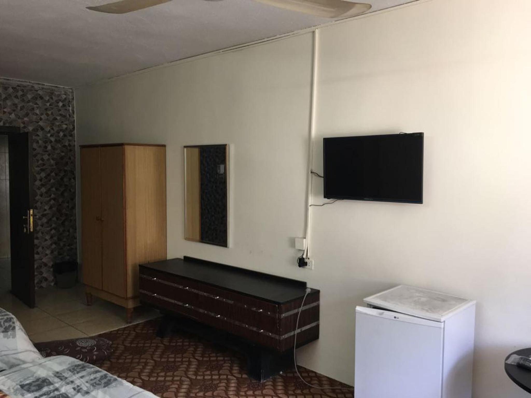 Triple Room - Photo 12