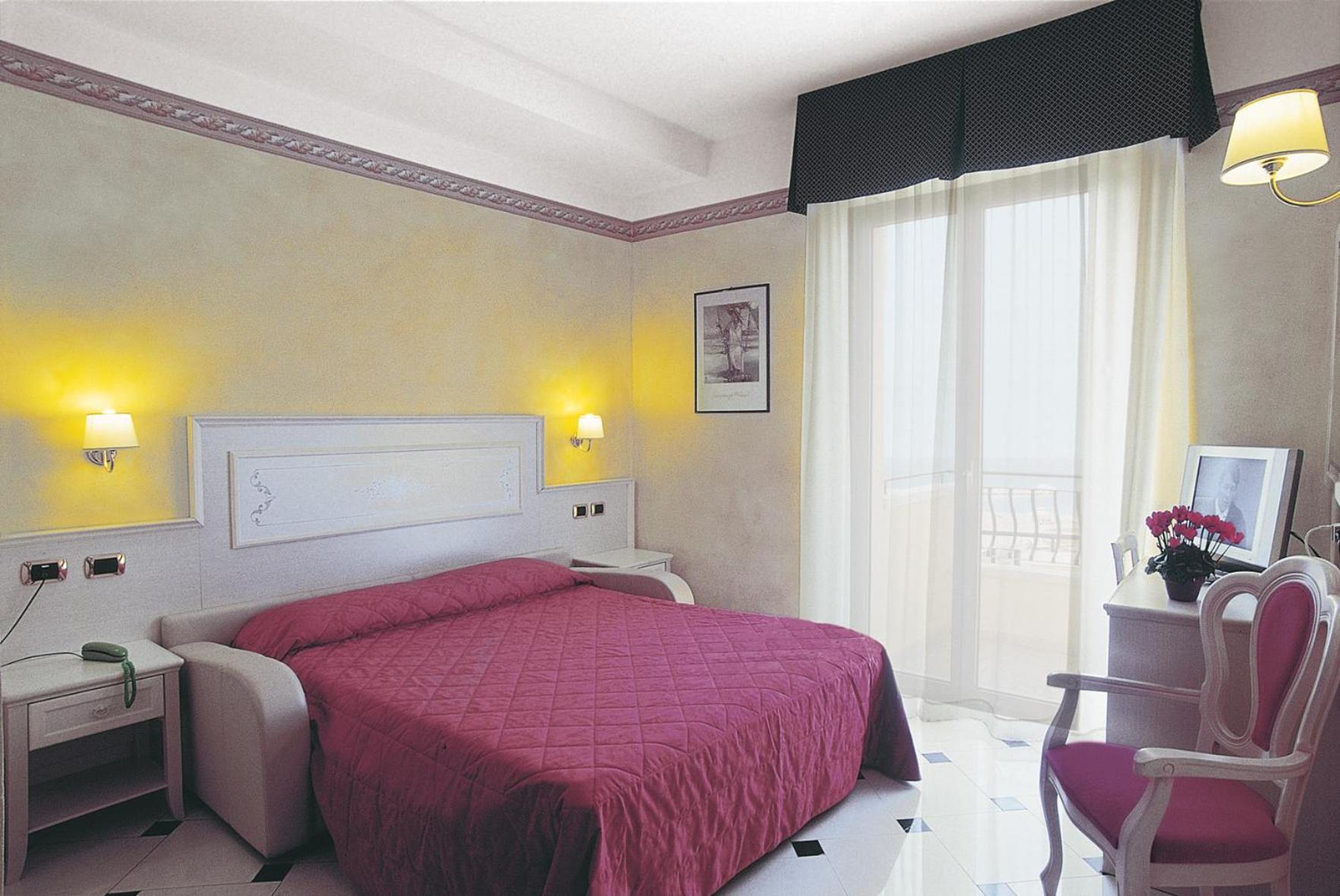 Studio (2 Adults) - Photo 1