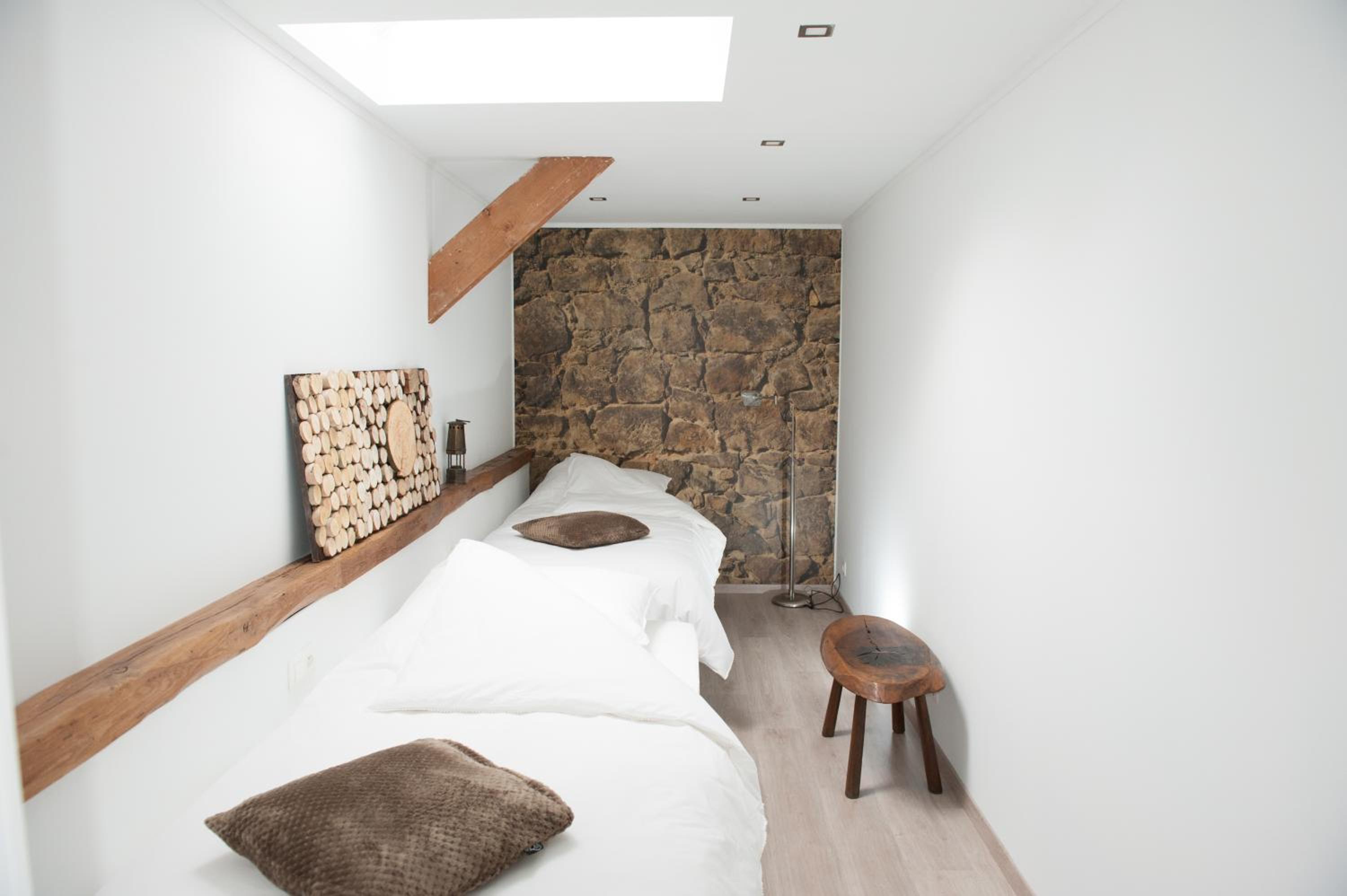Quadruple Room with Private Bathroom photo 3