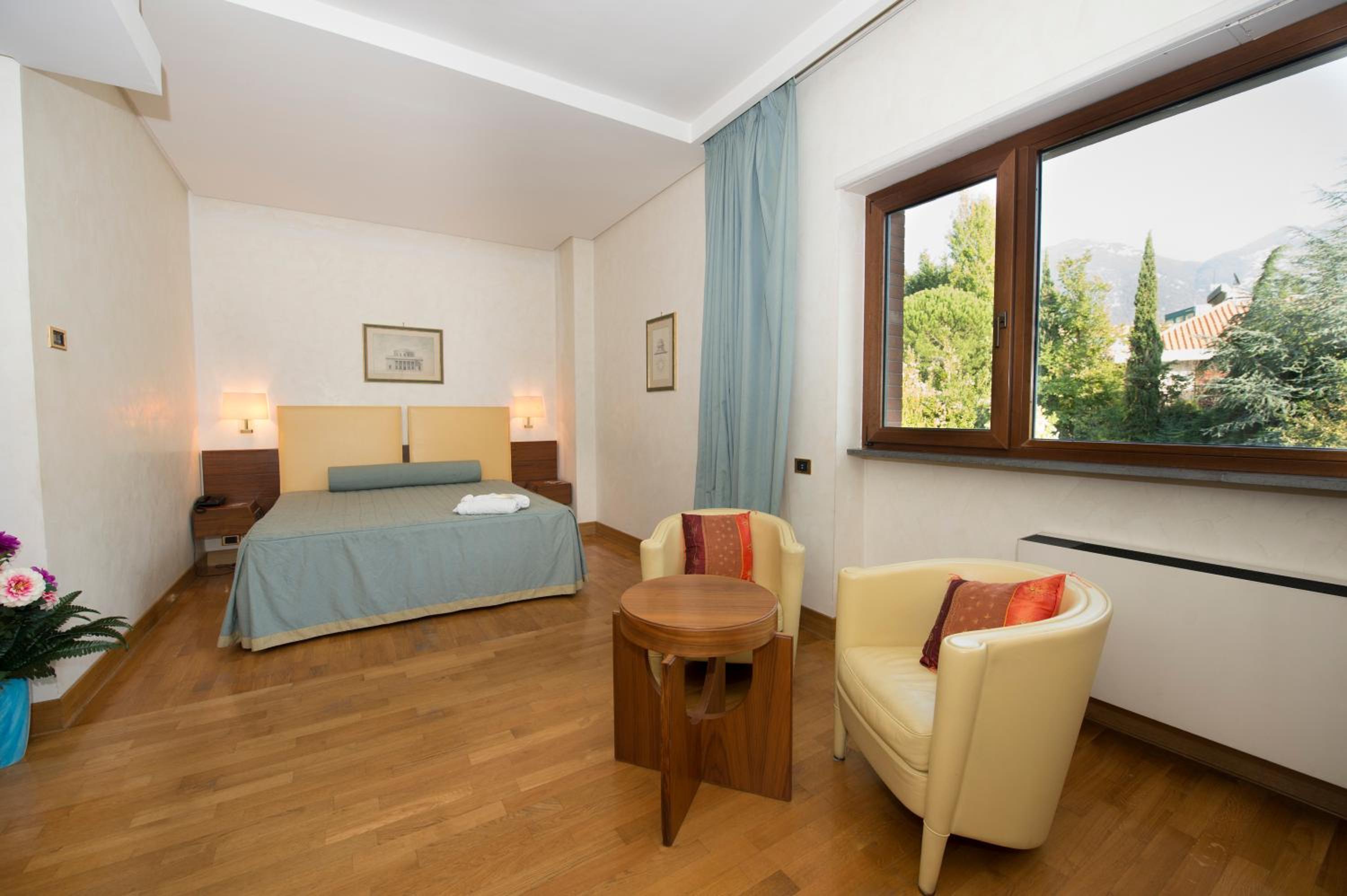 Double Room - Photo 7